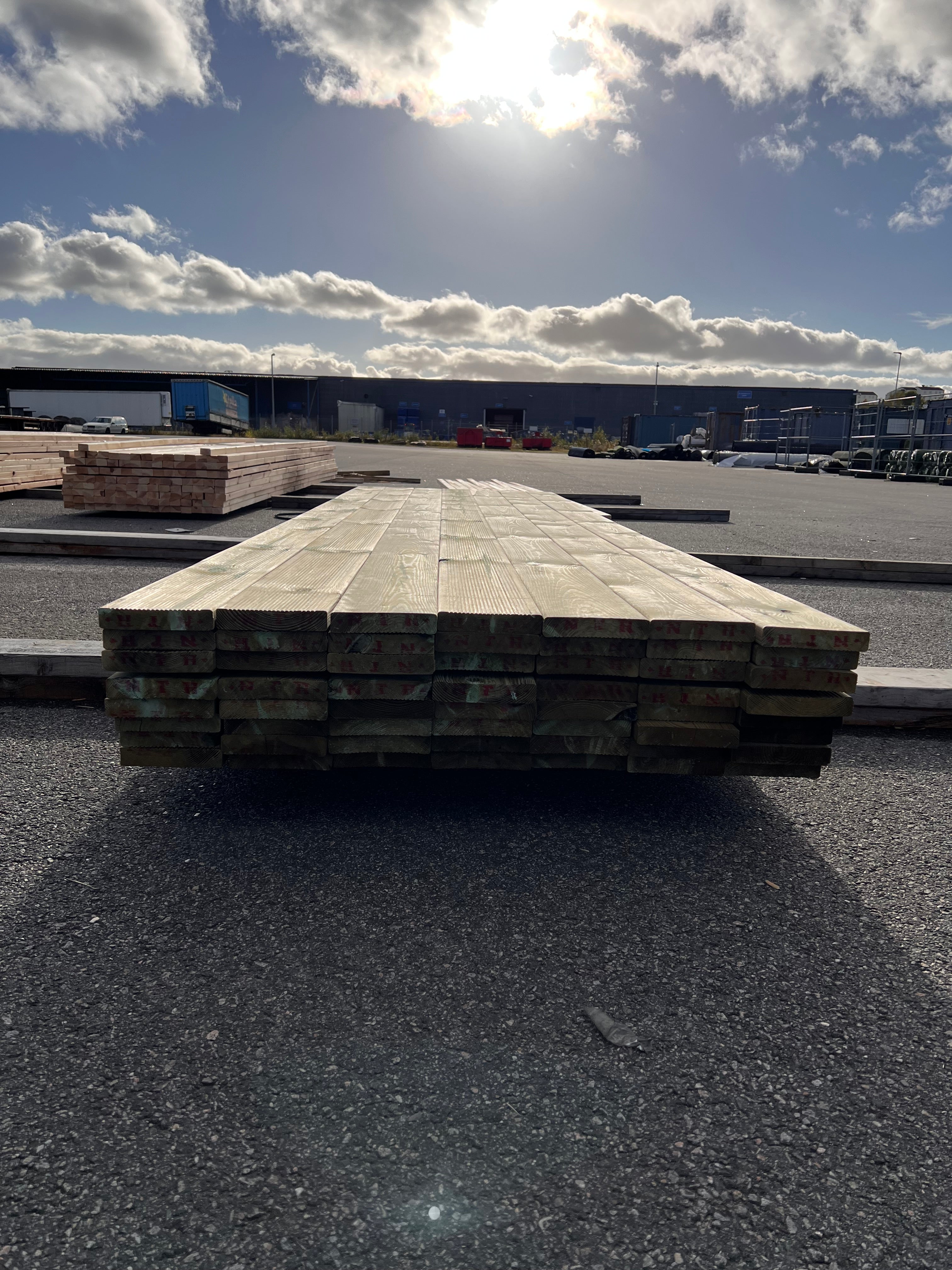 Paket Tryckimpregnerad Trall 28x145 Rillad 56 st 3,90m (B-Sortering)