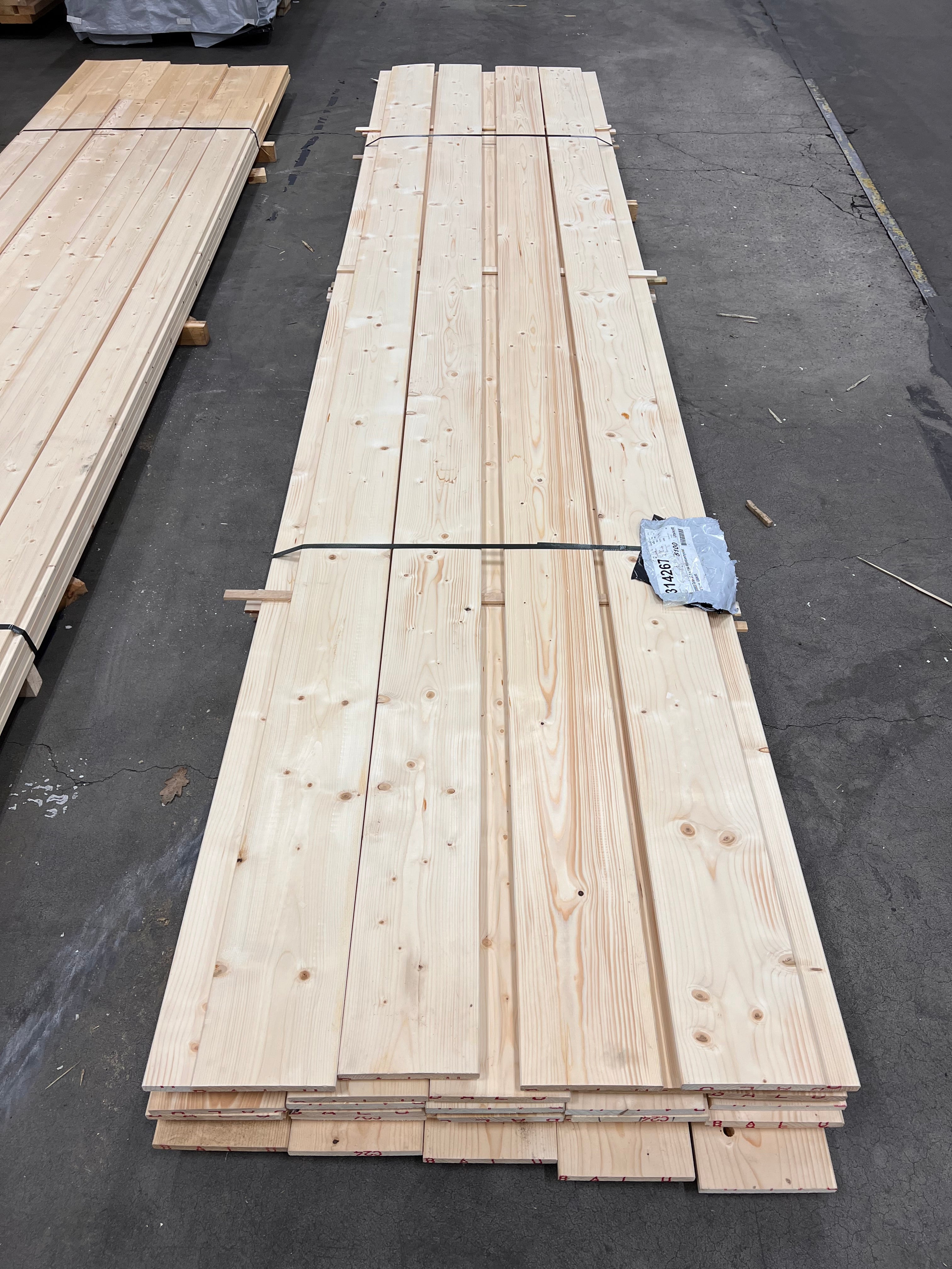 Paket Brädor Runtomhyvlat 20,3x194mm – 34 st (4,50–5,10 m, Utskott, Gran)