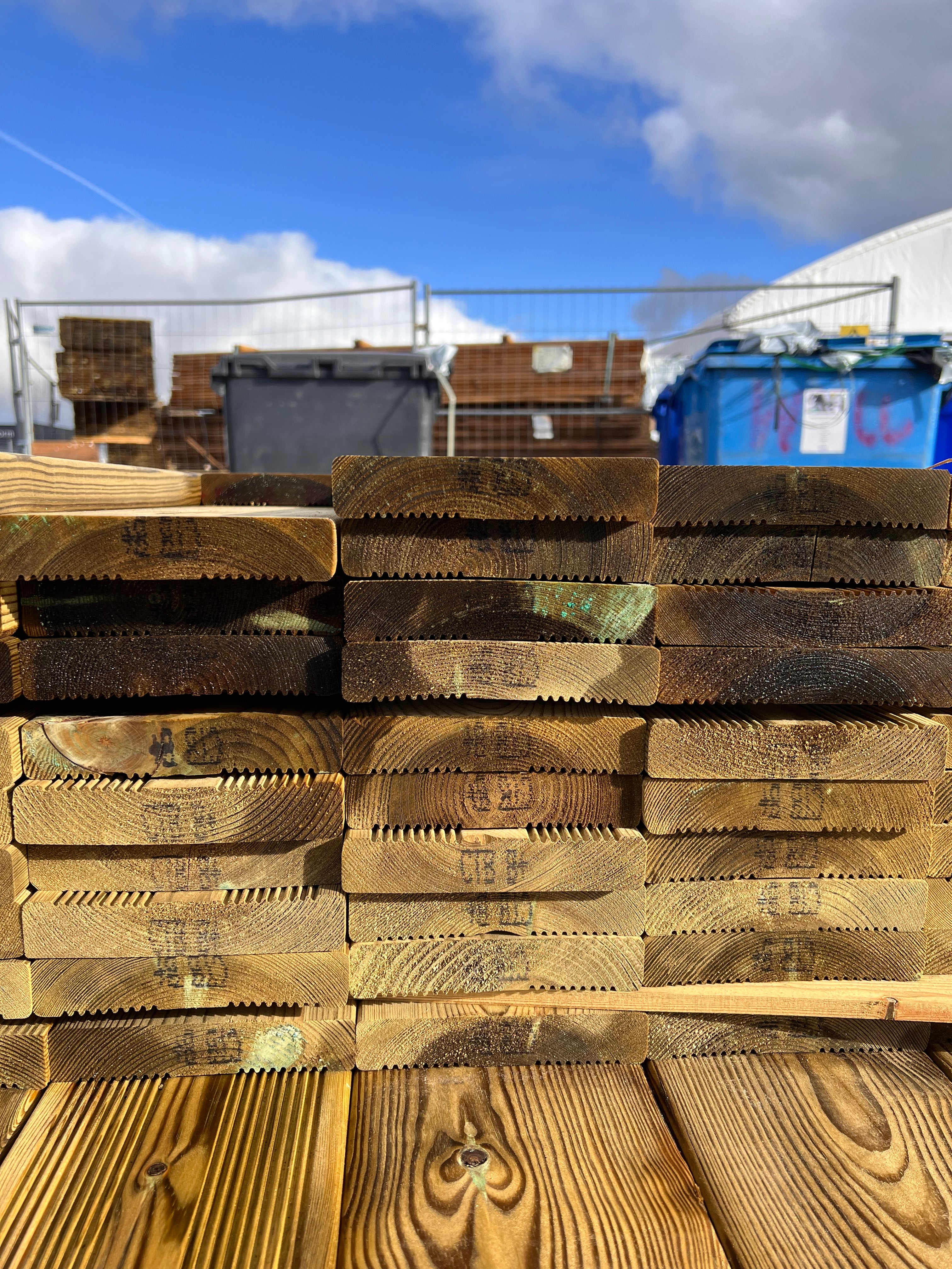 Paket Tryckimpregnerad Rillad Trall 27x145 – 97 st 3,0-3,30m (B-sortering)