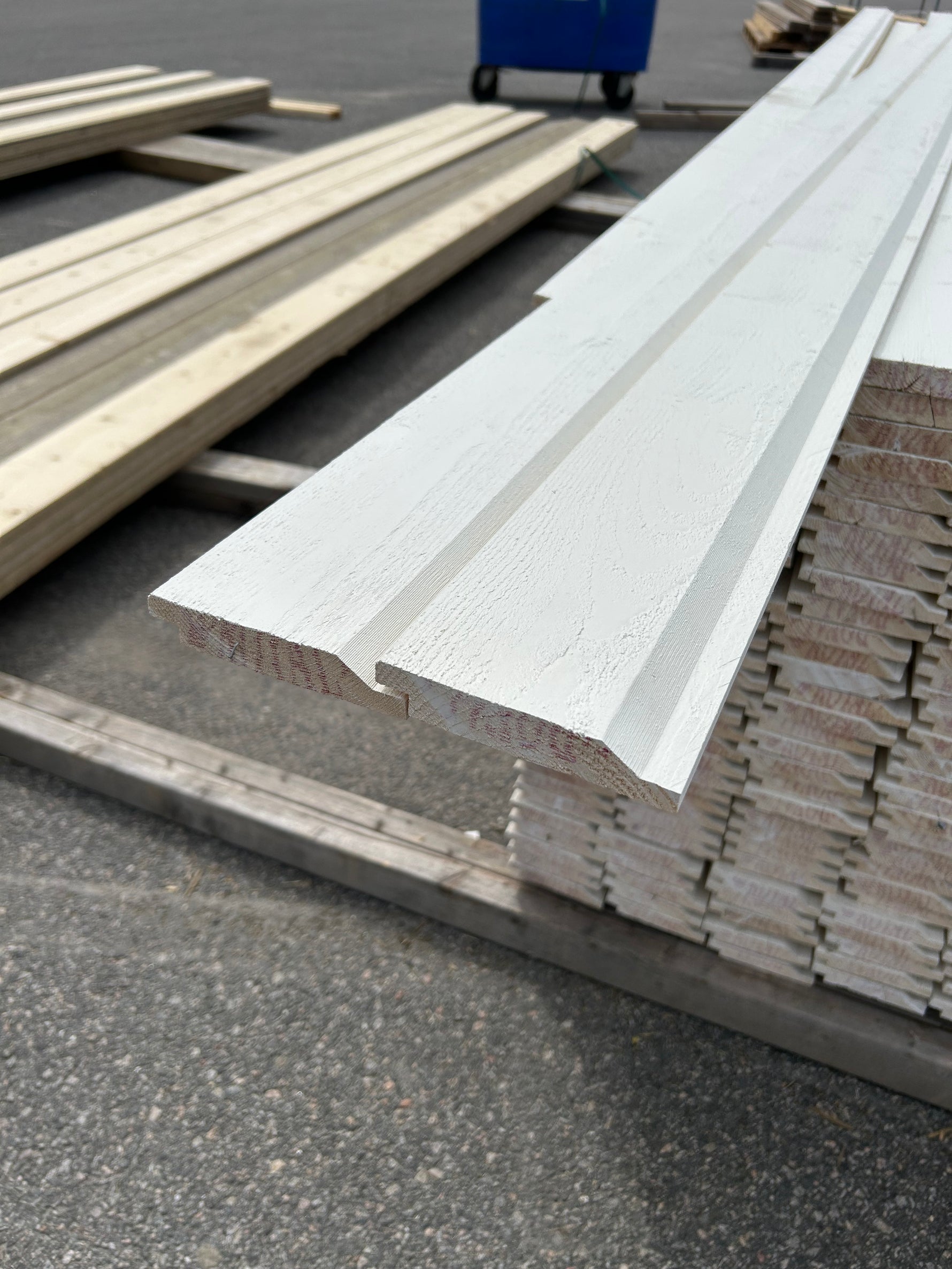 Enkelfas Halvspont 22x120mm, 3.60m Grundmålad Vit (Säljs per bunt/5st)