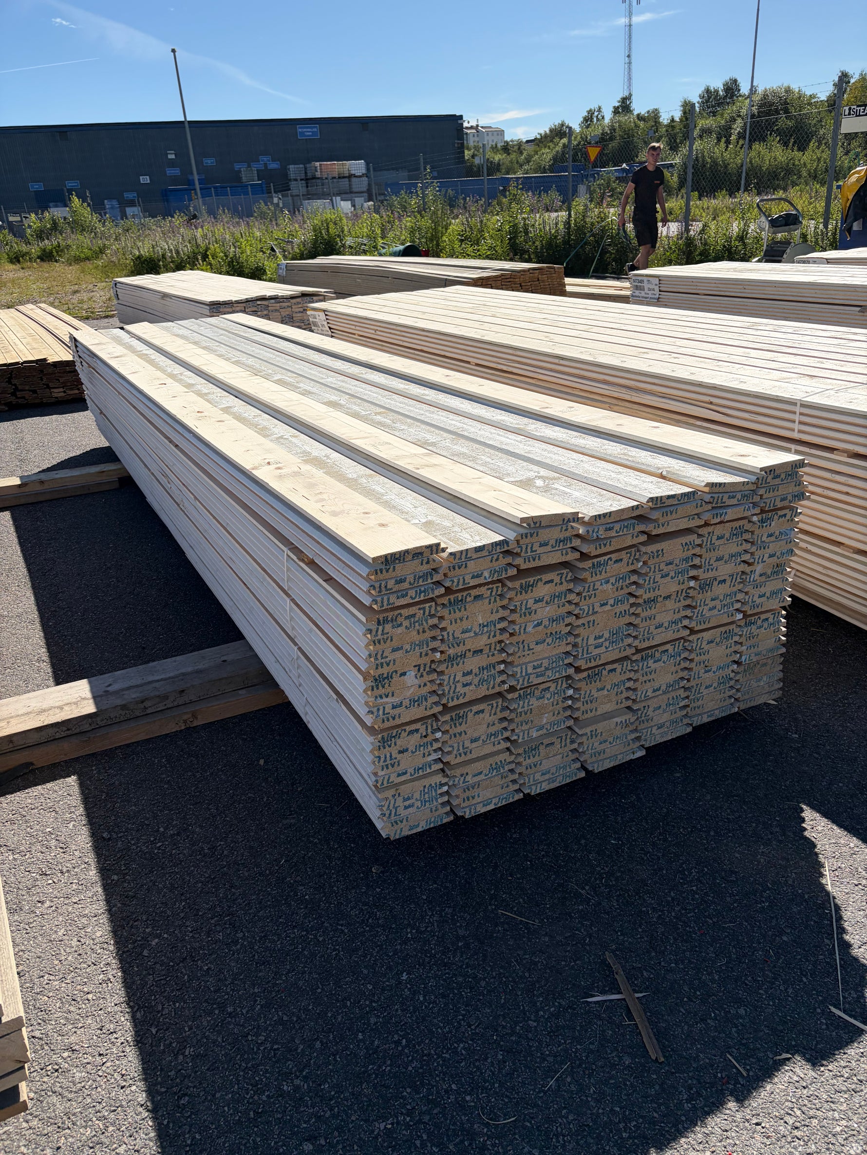 Paket Ytterpanel Dubbelfas Halvspont 22x145mm, 163st 4.20m Grundmålad