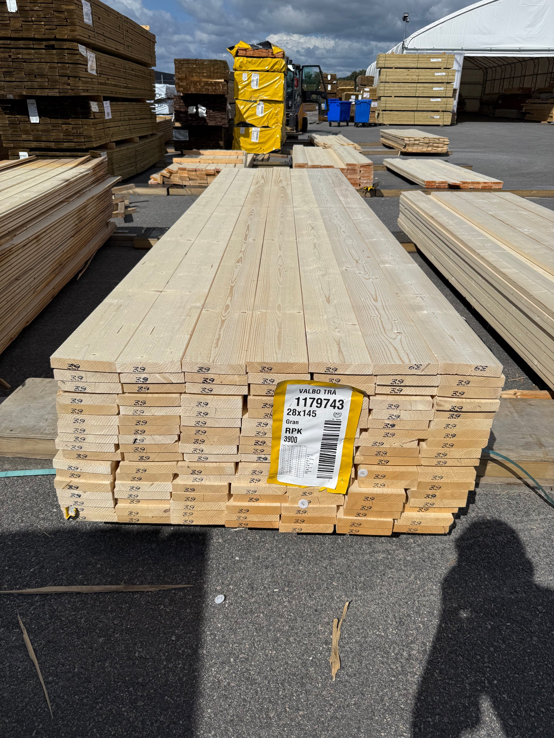 Paket Finsågade Brädor 28x145mm, 119st 3,90m