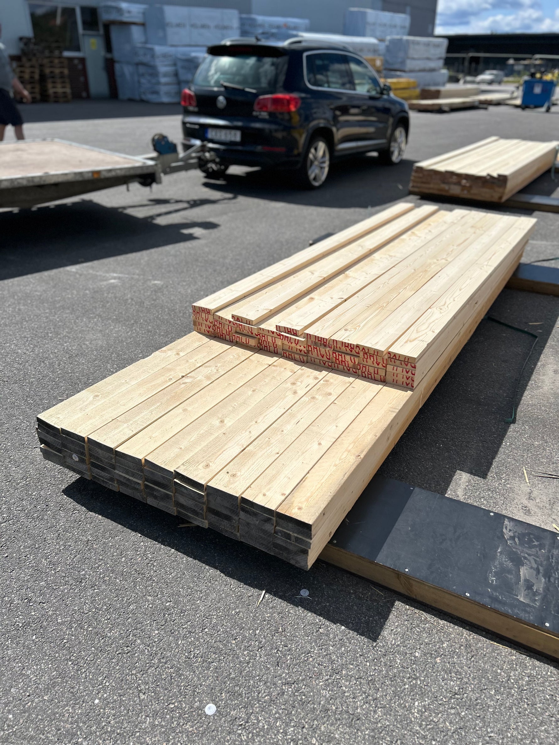 Paket Finsågade Brädor 28x120mm 2,70–3,60m 97st Obehandlade