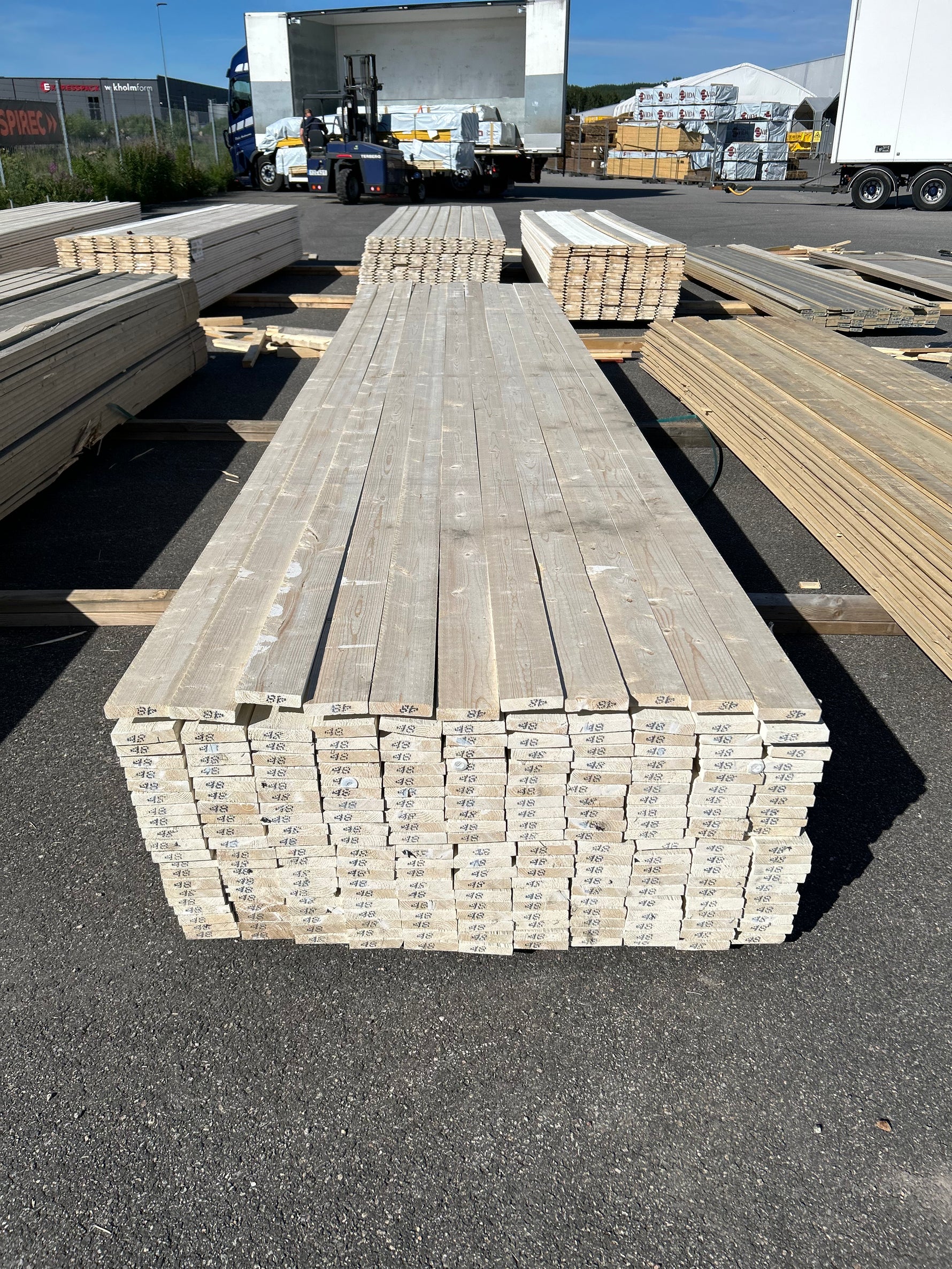 Paket Finsågade Brädor 22x95mm, 231st 4.80m Grundmålad