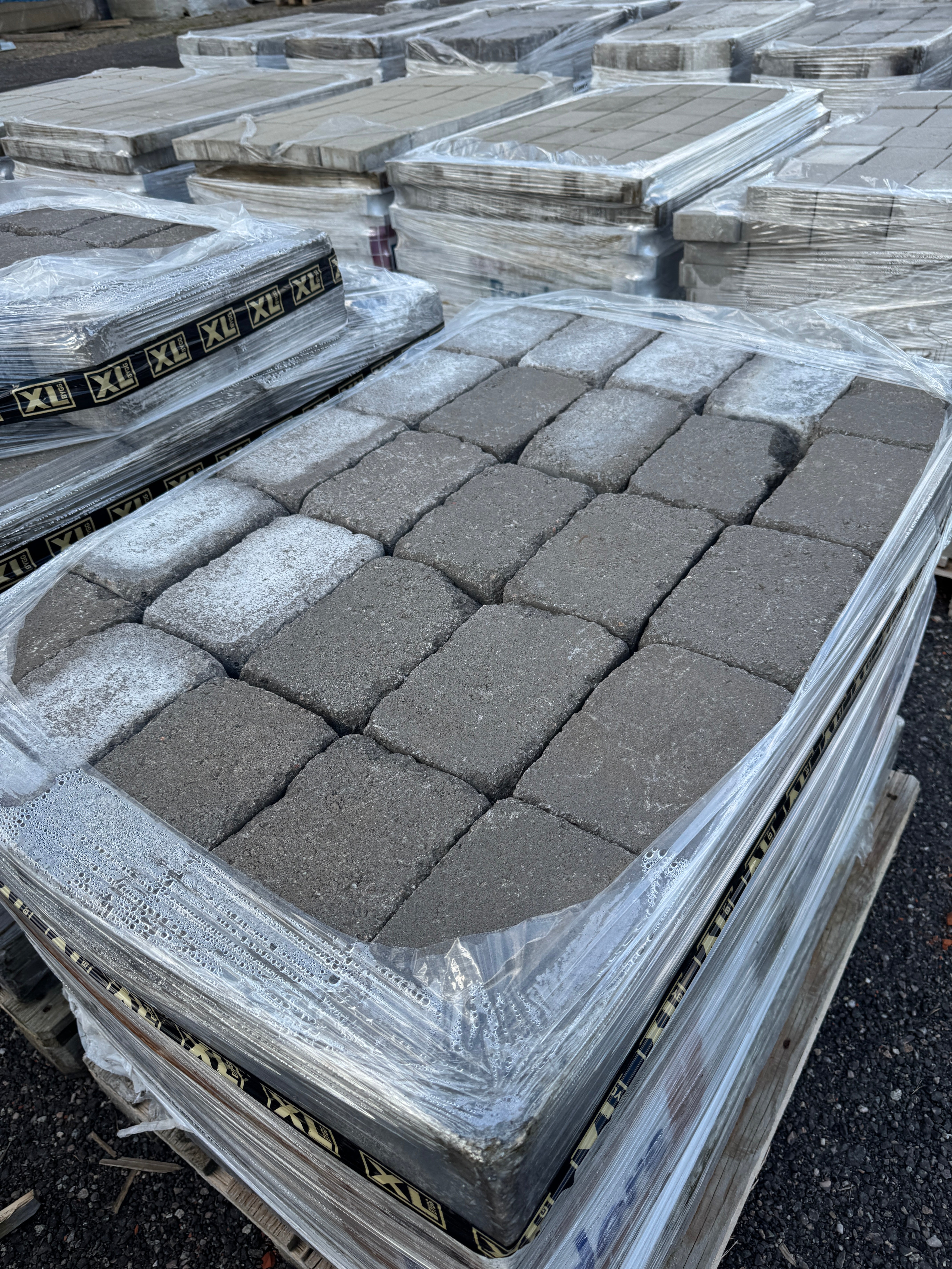 Mursten 210x140x140mm – 2 pall  (totalt 264 st) (20kr/st)