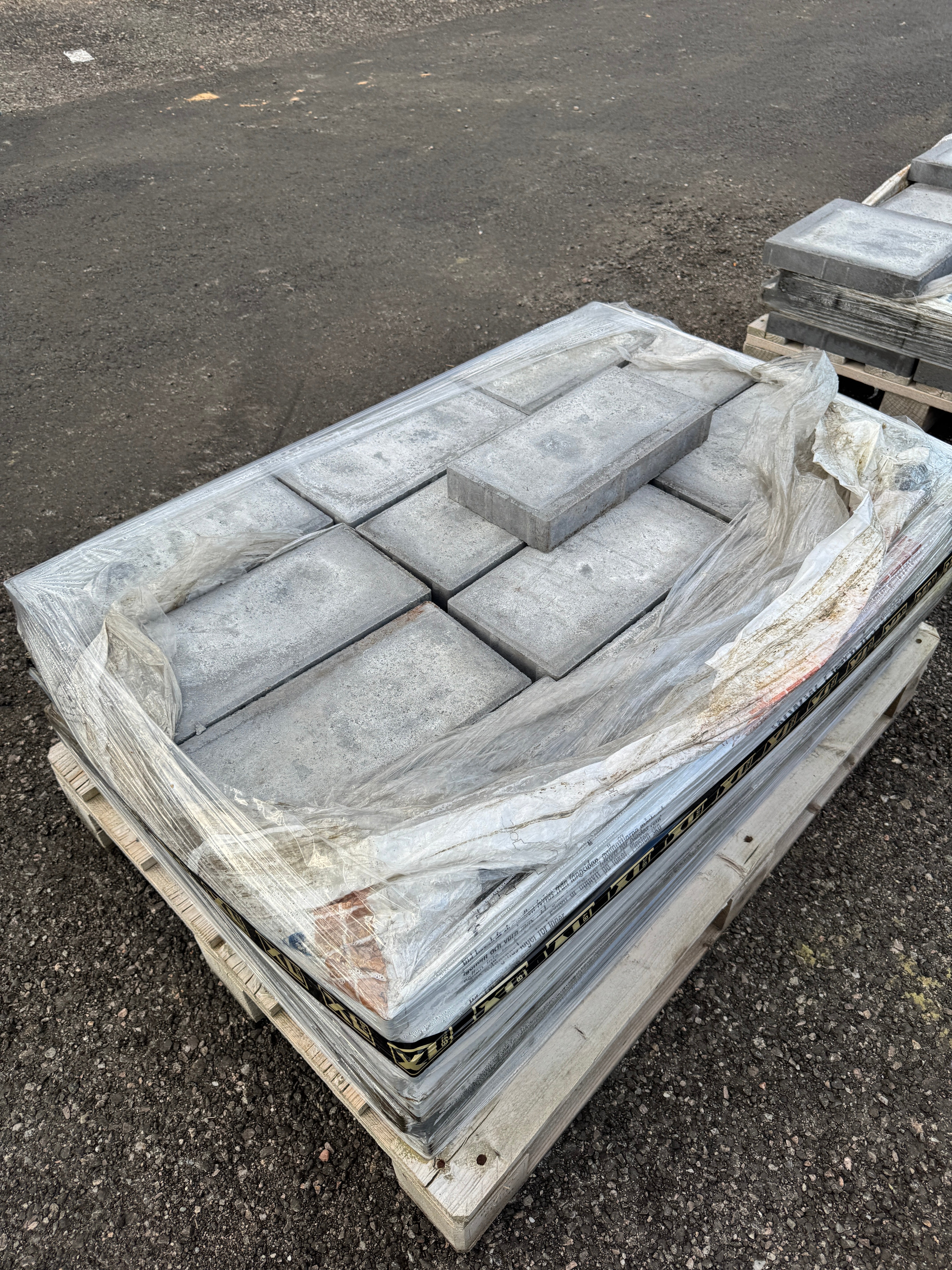 Marksten Siena Slät Fasad 350x175x50mm Grafit – 1 pall (73 st)