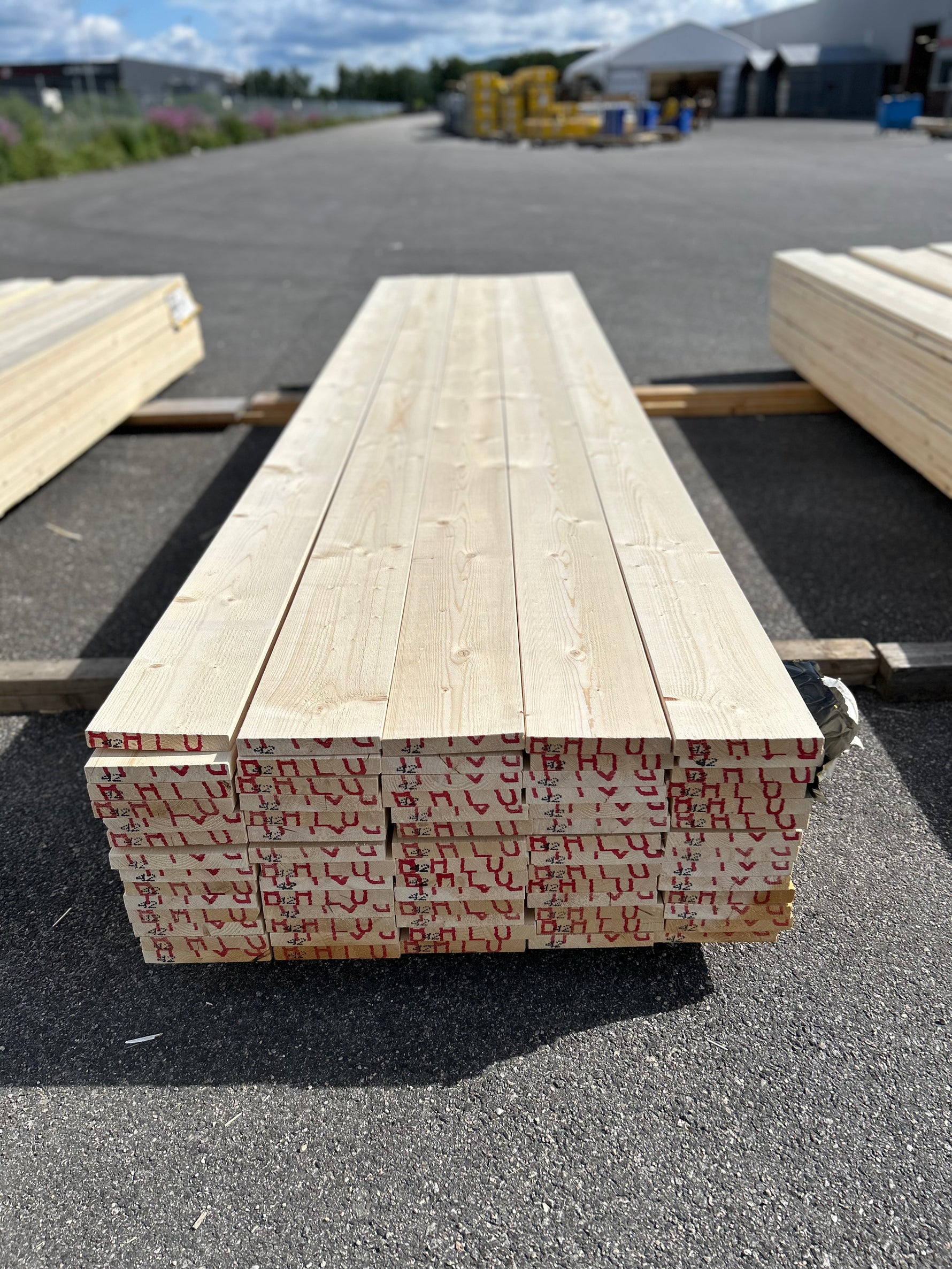 Paket Finsågade Brädor 28x195mm 4,20m 70st Obehandlade
