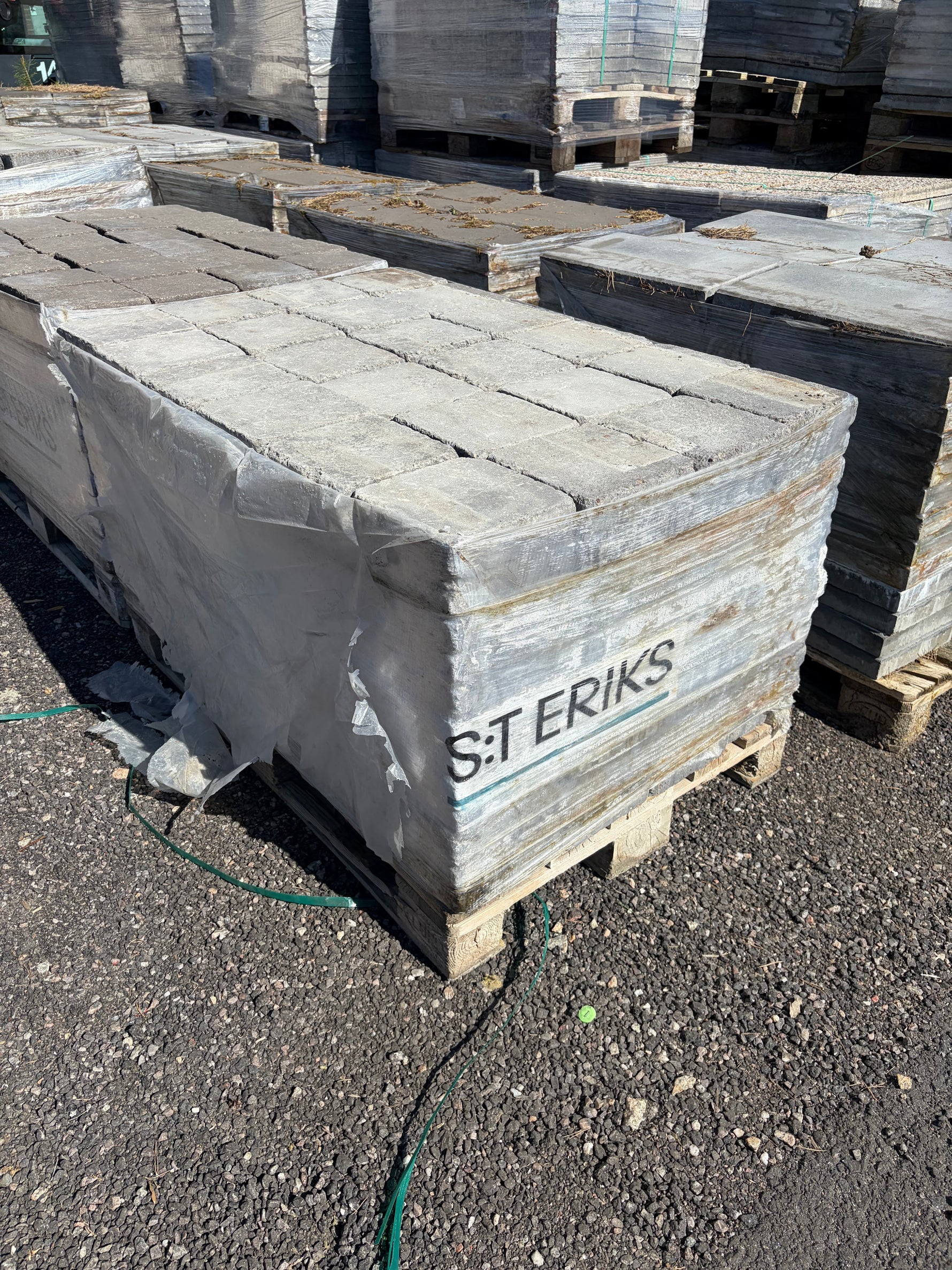 Rustik Marksten 200x200x50mm Antracit (Säljs per styck)