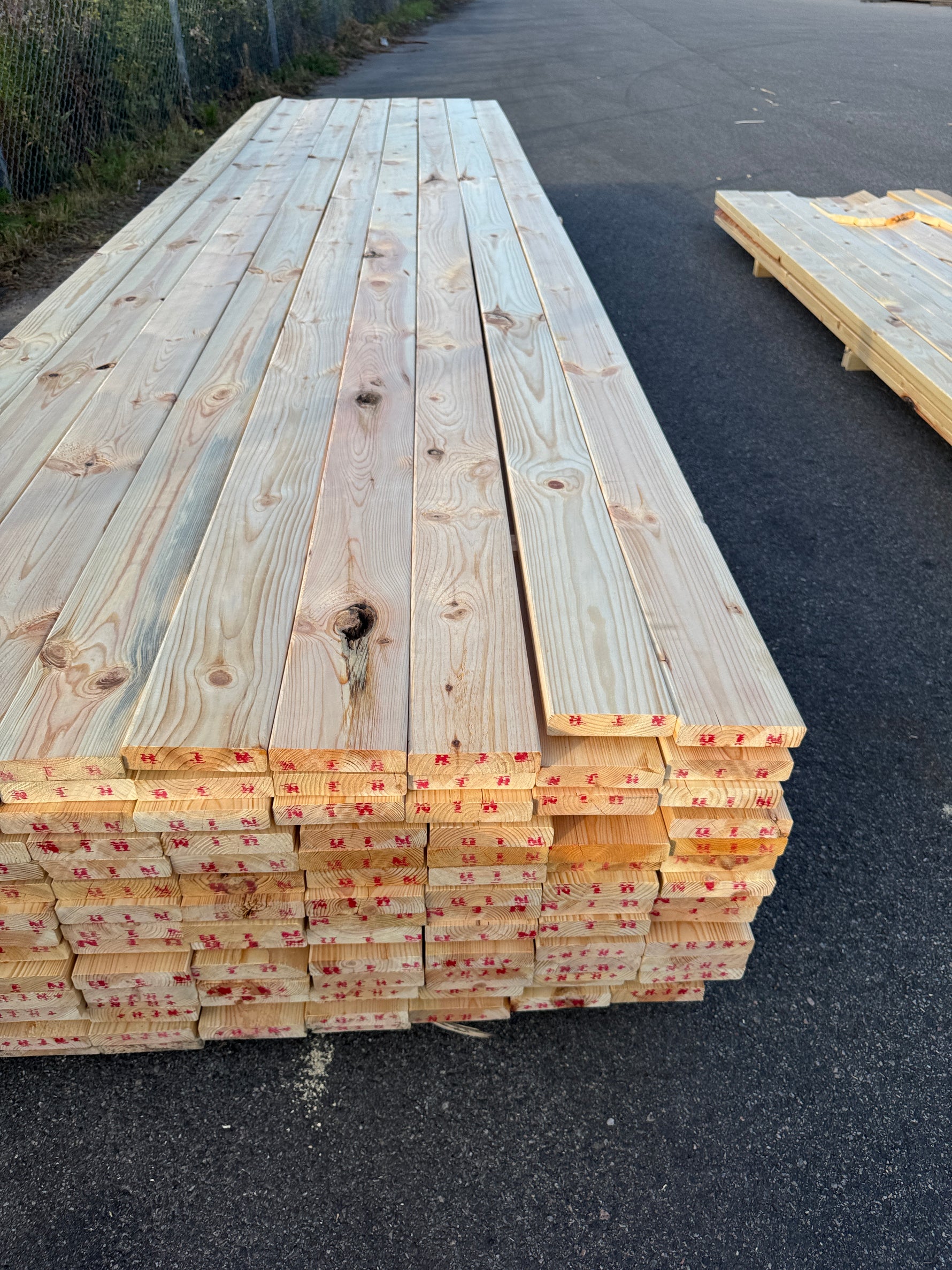Paket Hyvlad 28x120 – 134st – 4.20 m – ANDRASORTERING