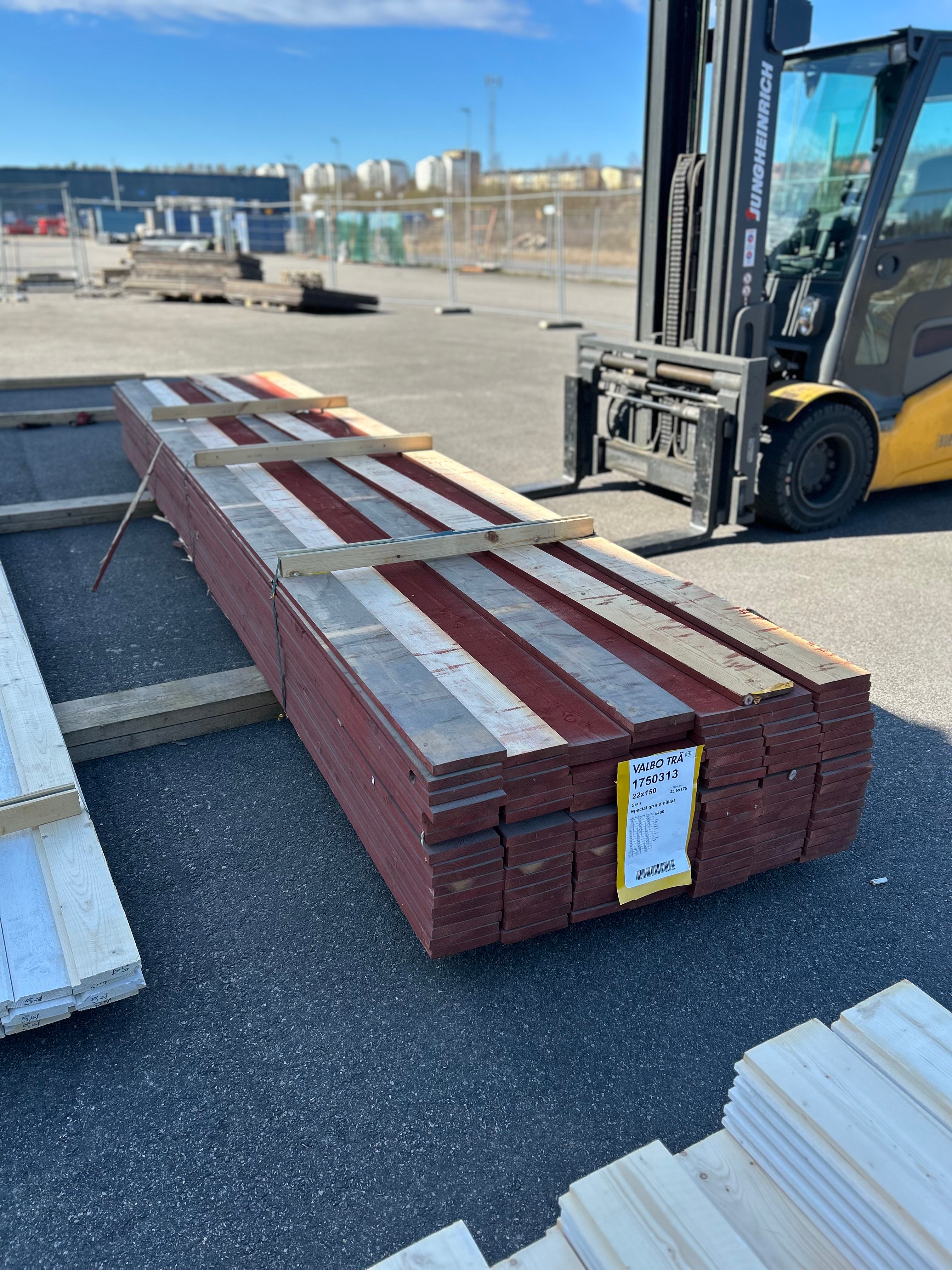 Paket Finsågade Brädor 22x150 mm – 128 st (5,40 m)