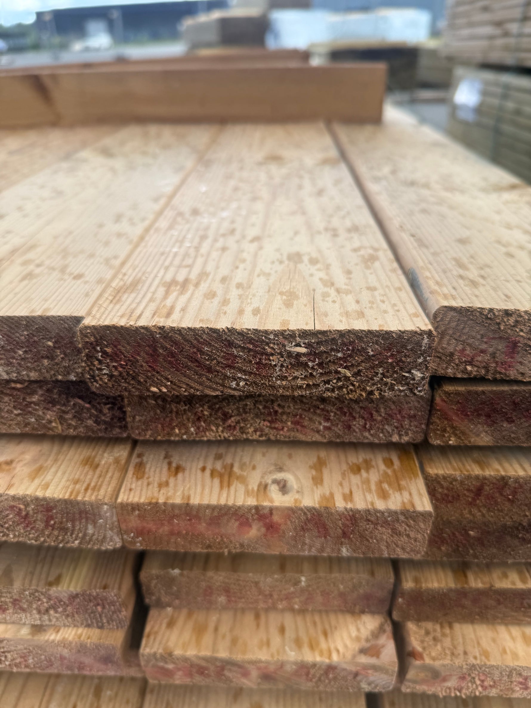 Paket Brunimpregnerad Trall 28x120mm 4.80m 153st Andra- sortering