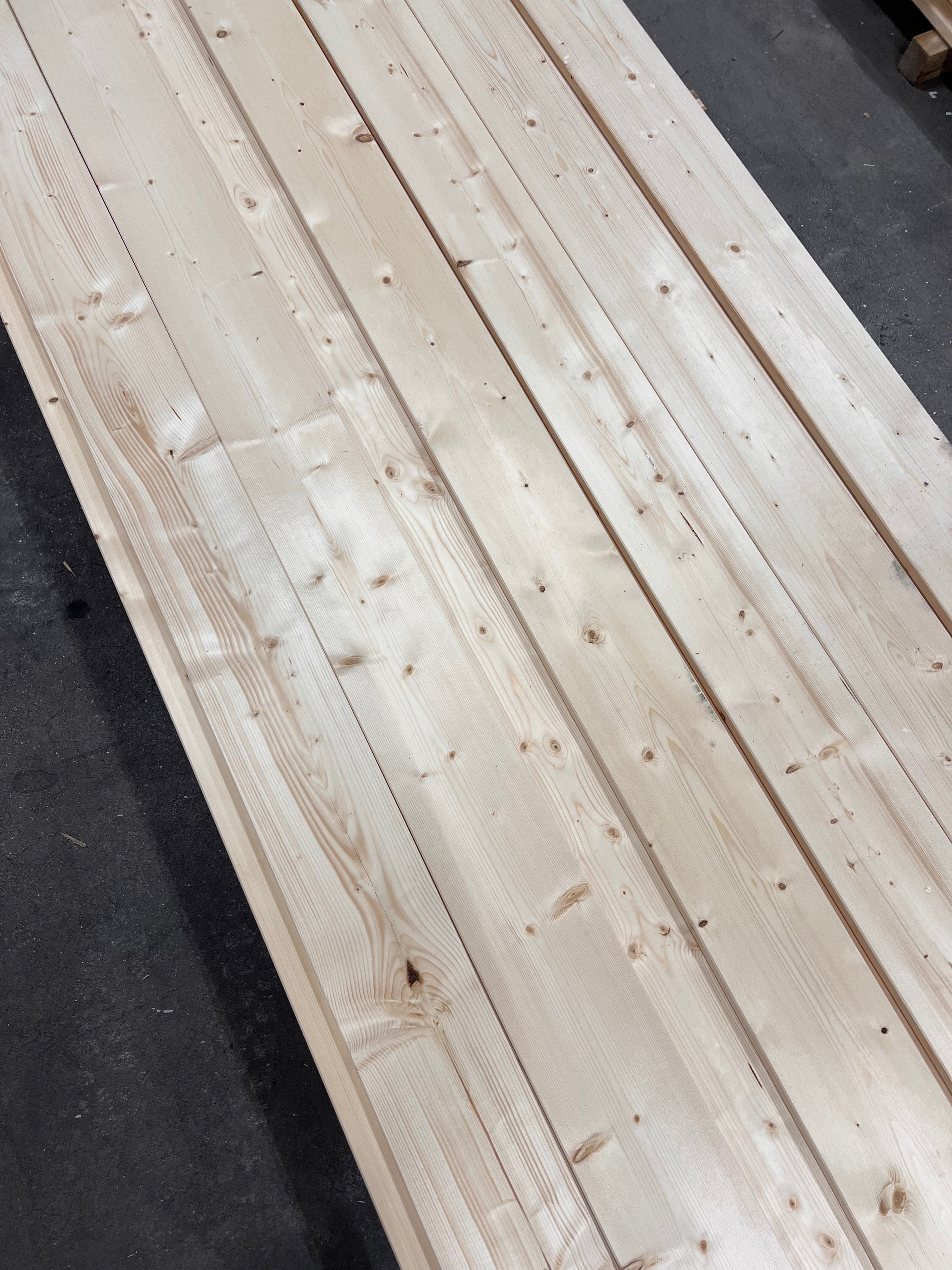 Paket Brädor Runtomhyvlat 17,3x144mm – 34 st (4,50–5,10 m, Utskott, Gran)