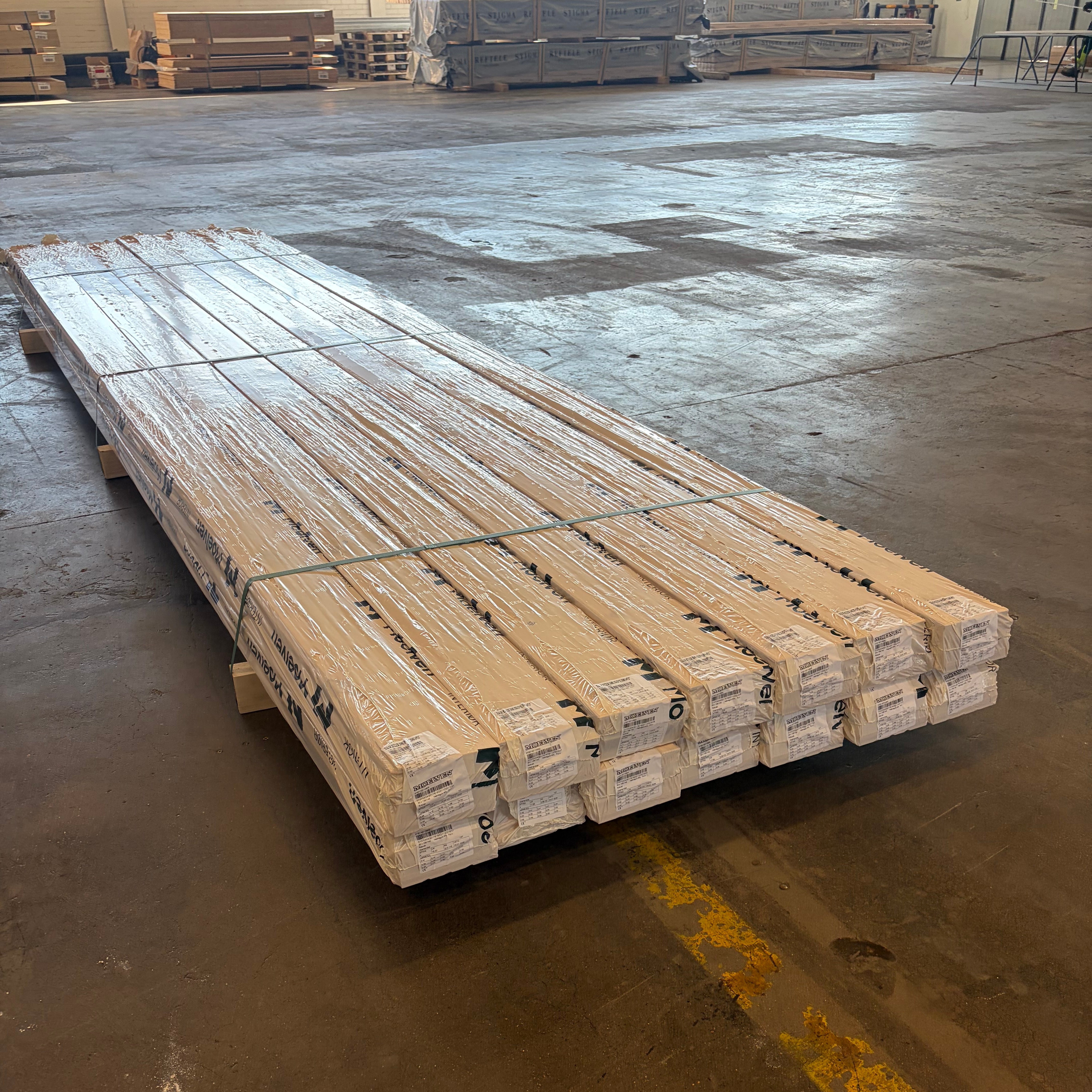 Paket Massivt furugolv 20×135/142 mm – Obehandlat Robust, ca 31 m²