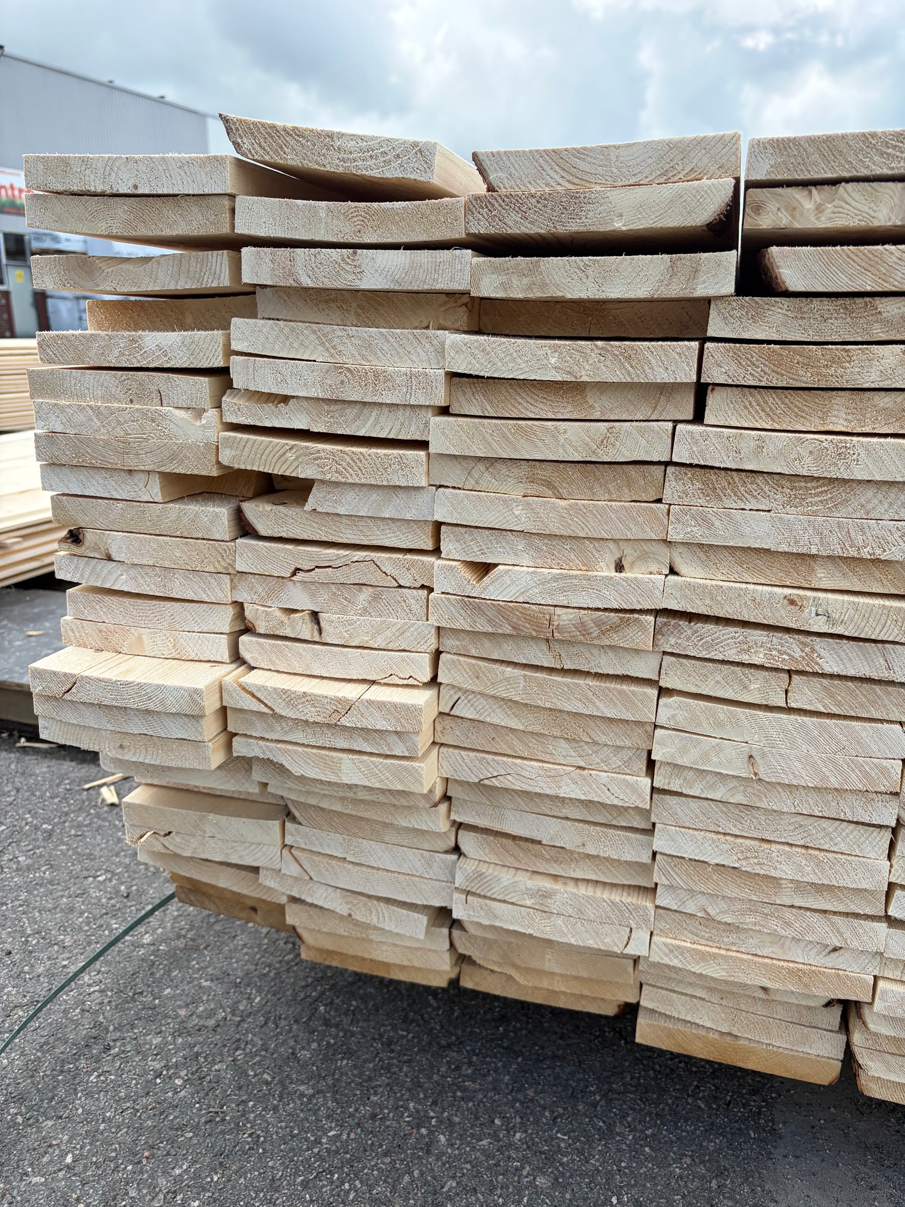 Paket Finsågade Brädor 22x145mm, 181st 3,60–5,40m (Andra sortering)