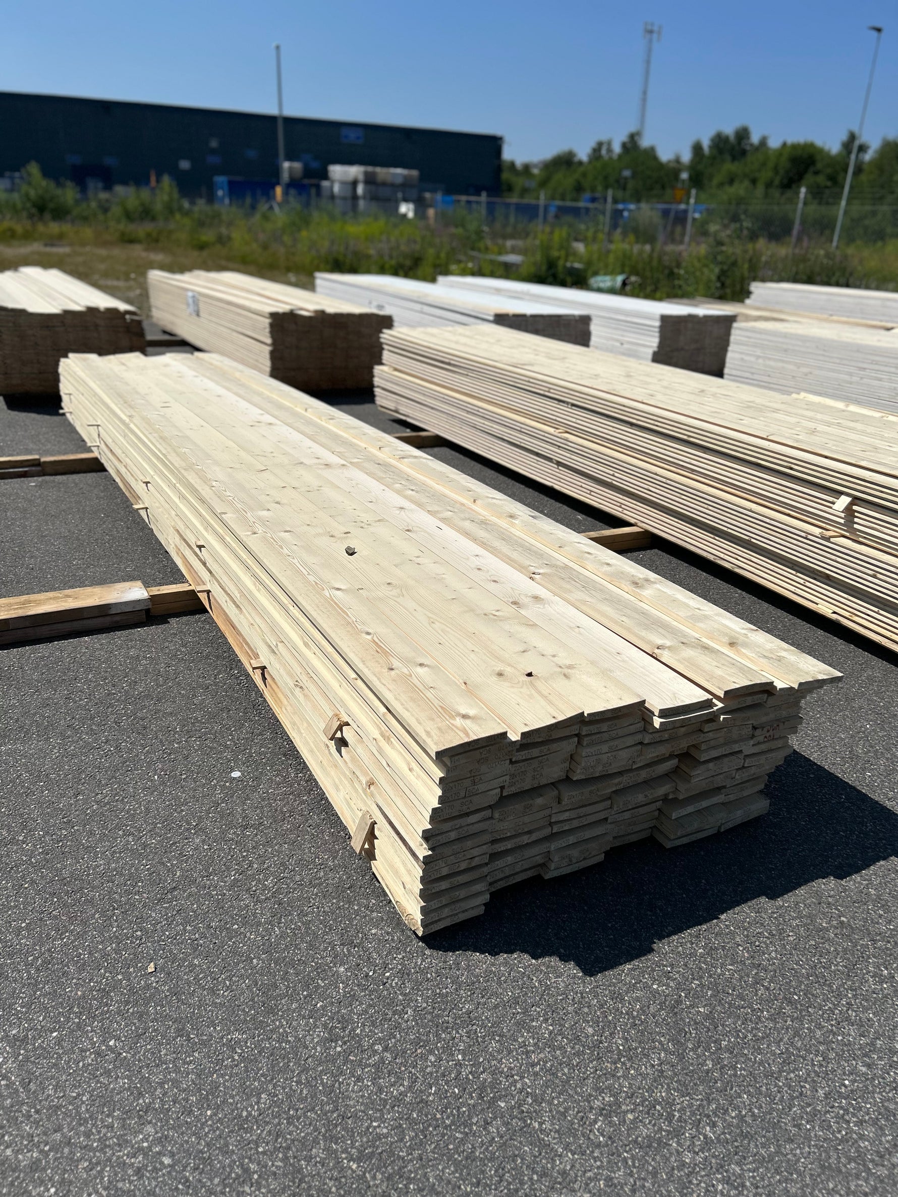 Paket Finsågade Brädor 22x170mm 5.40m 98st Obehandlade (Andra- sortering)