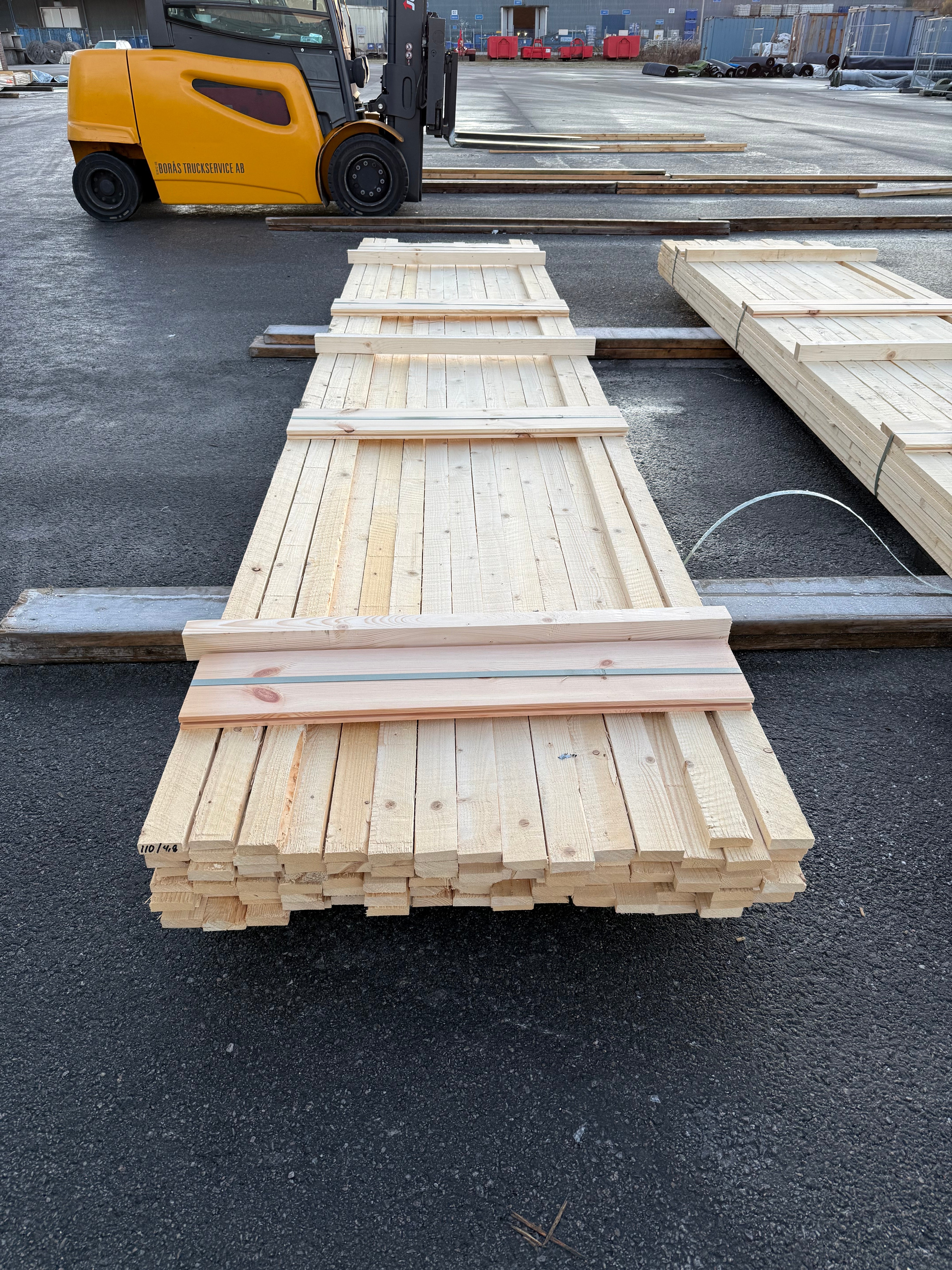 Paket Brädor 19x63mm – 110 st (4,80 m, gran, ohyvlad/råsågad)