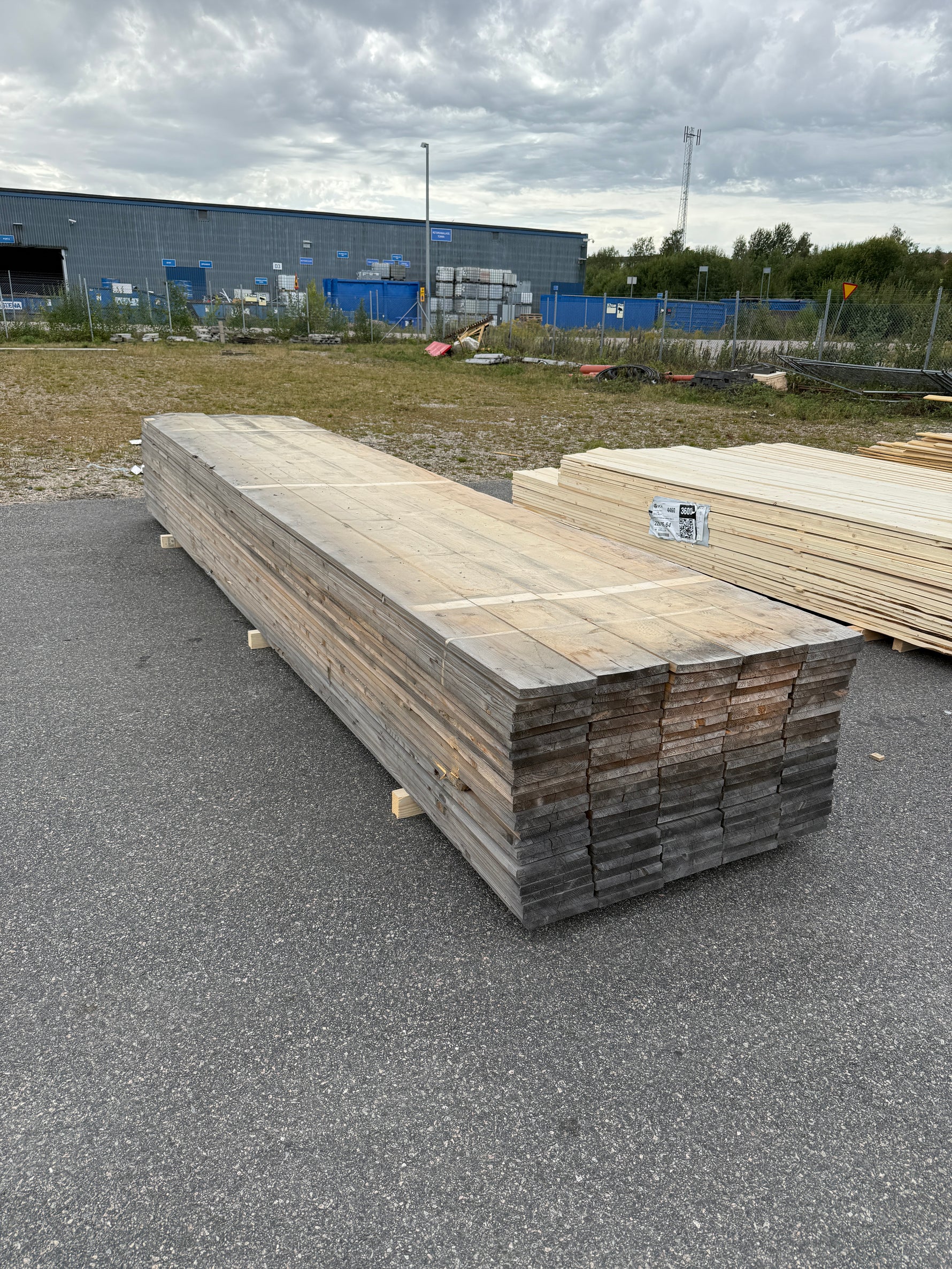 Paket Finsågade Brädor 22x195 mm – 4,80 m 130st (Fuktskadat)