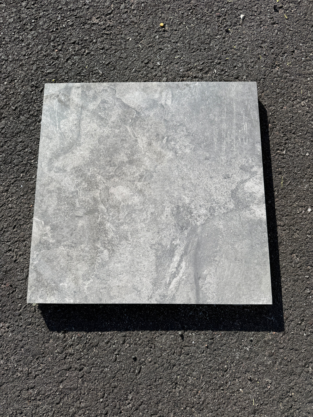 Pall GeoCeramica Marmorsten Grå 600×600×40 mm – 28 st, 10,08 m²