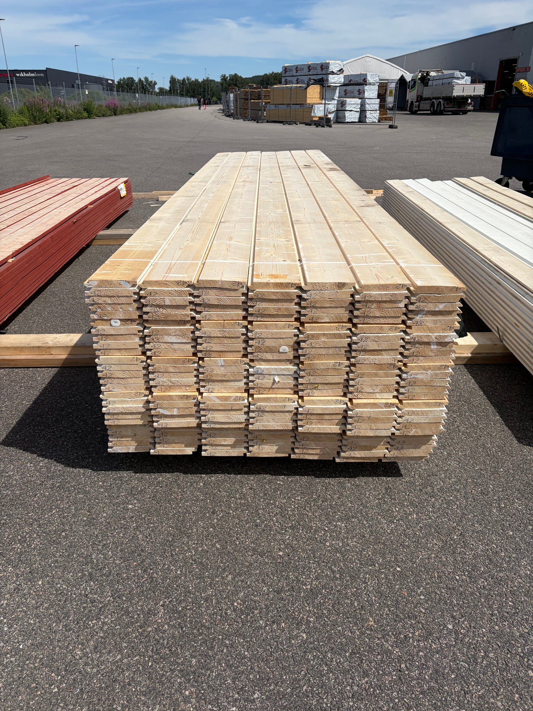 Paket Ytterpanel Dubbelfas Halvspont 22x145mm, 175st 4.20m Grundmålad