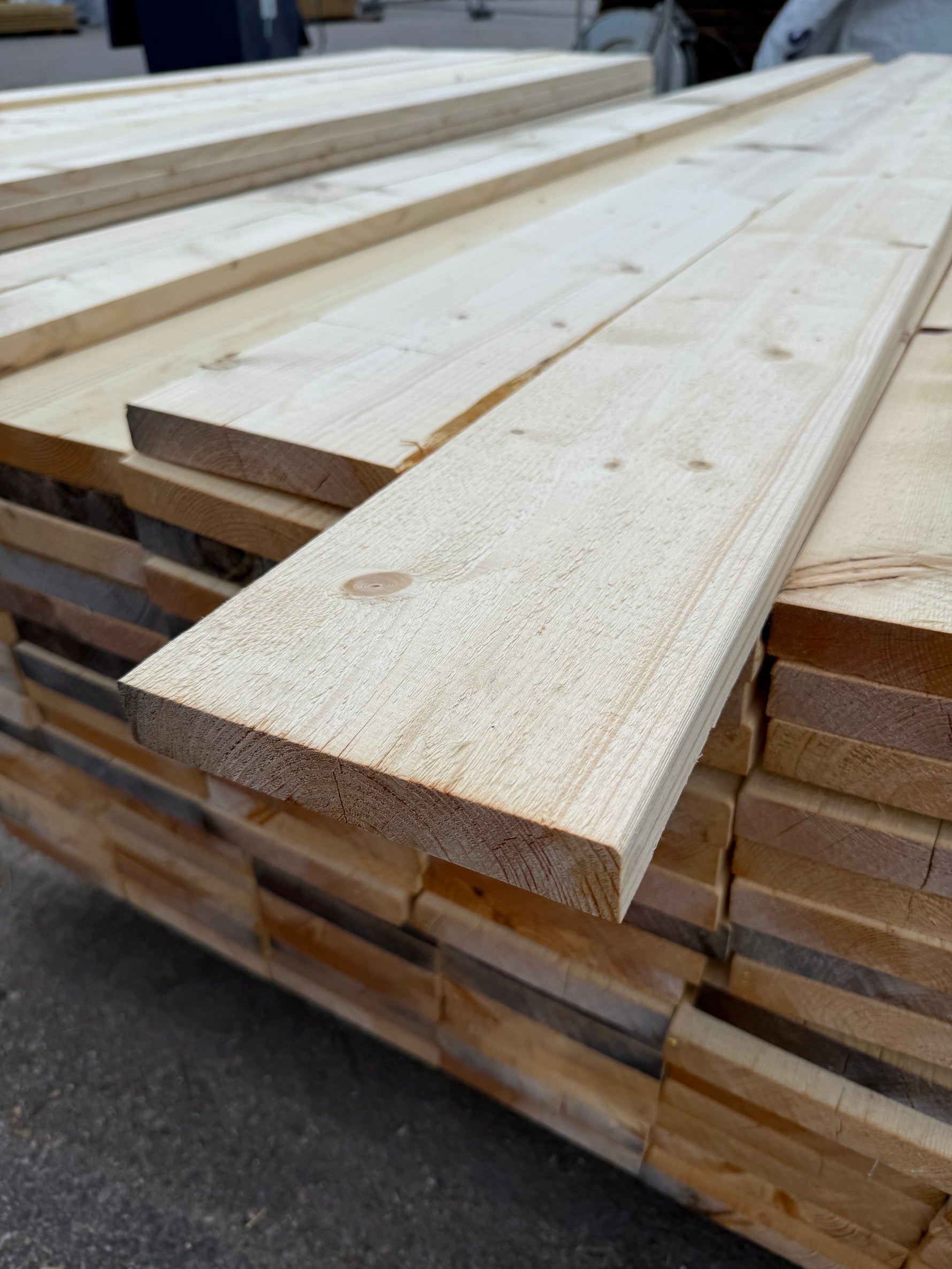 Paket Finsågade Brädor 28x170mm, 107st 3,30m