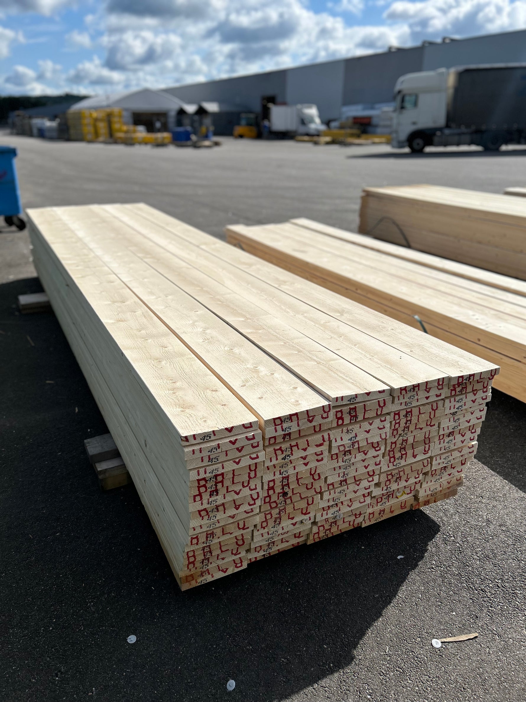 Paket Finsågade Brädor 28x220mm 4.50m 95st Obehandlade