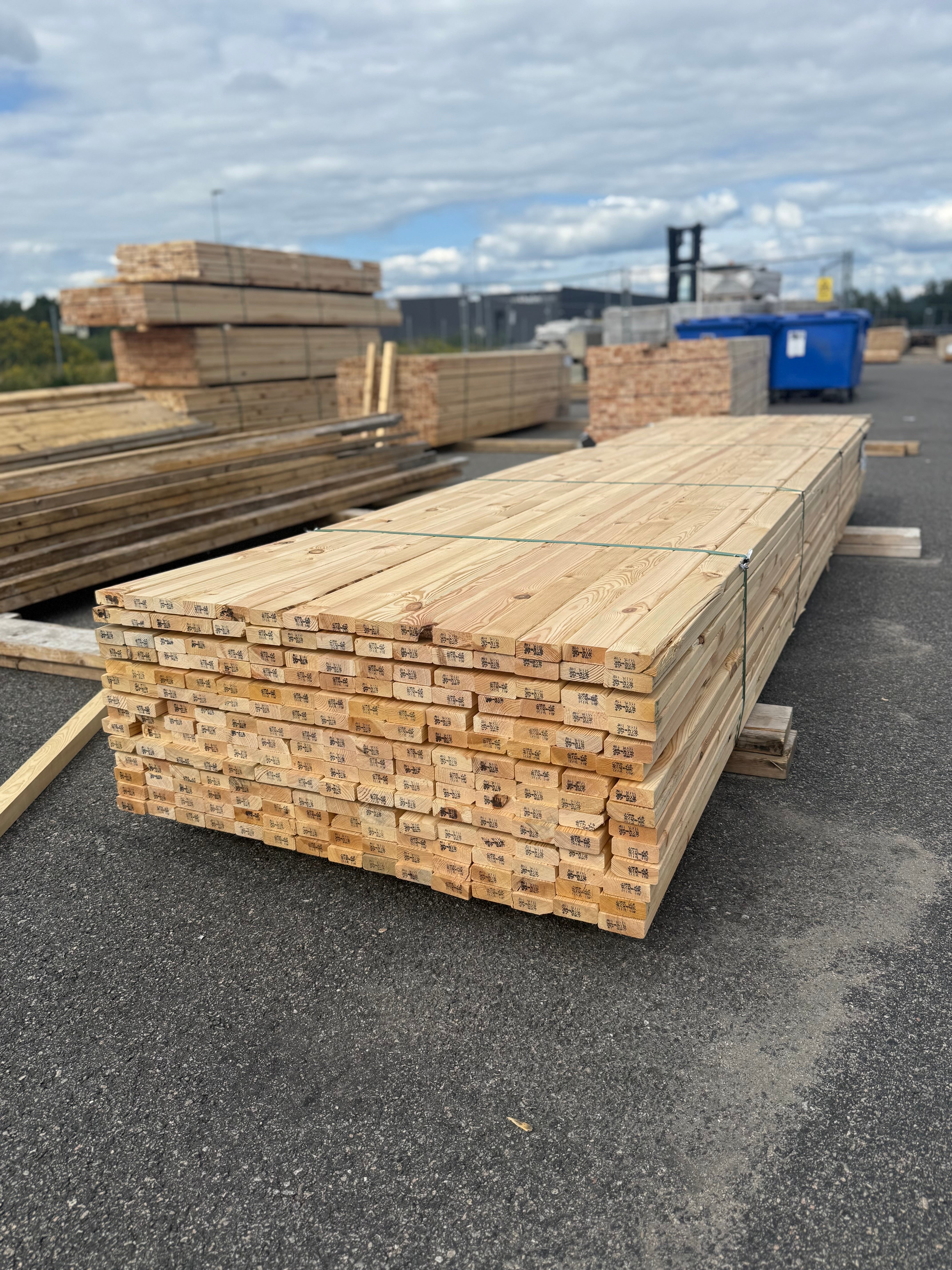 Paket 28x70mm, 4.20m 210st furu