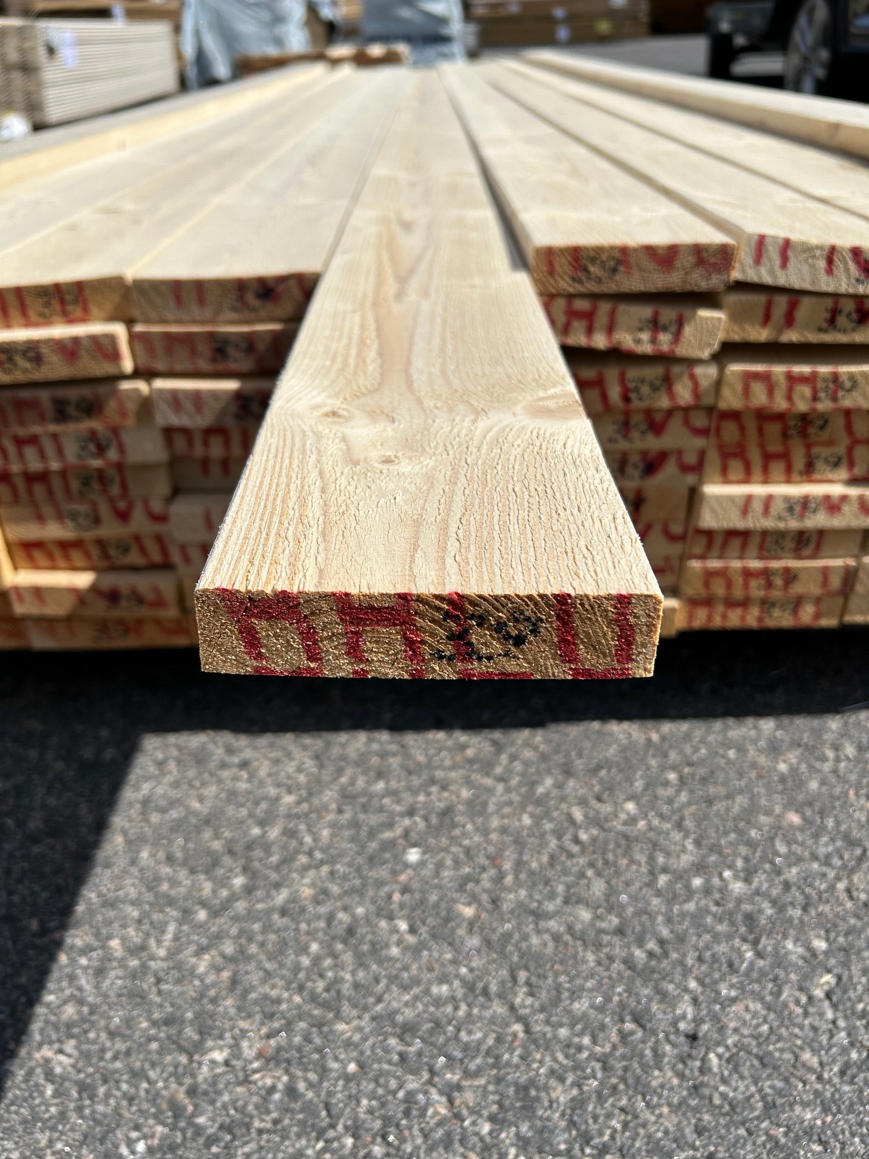 Paket Finsågade Brädor 28x120mm 3,90m 83st Obehandlade