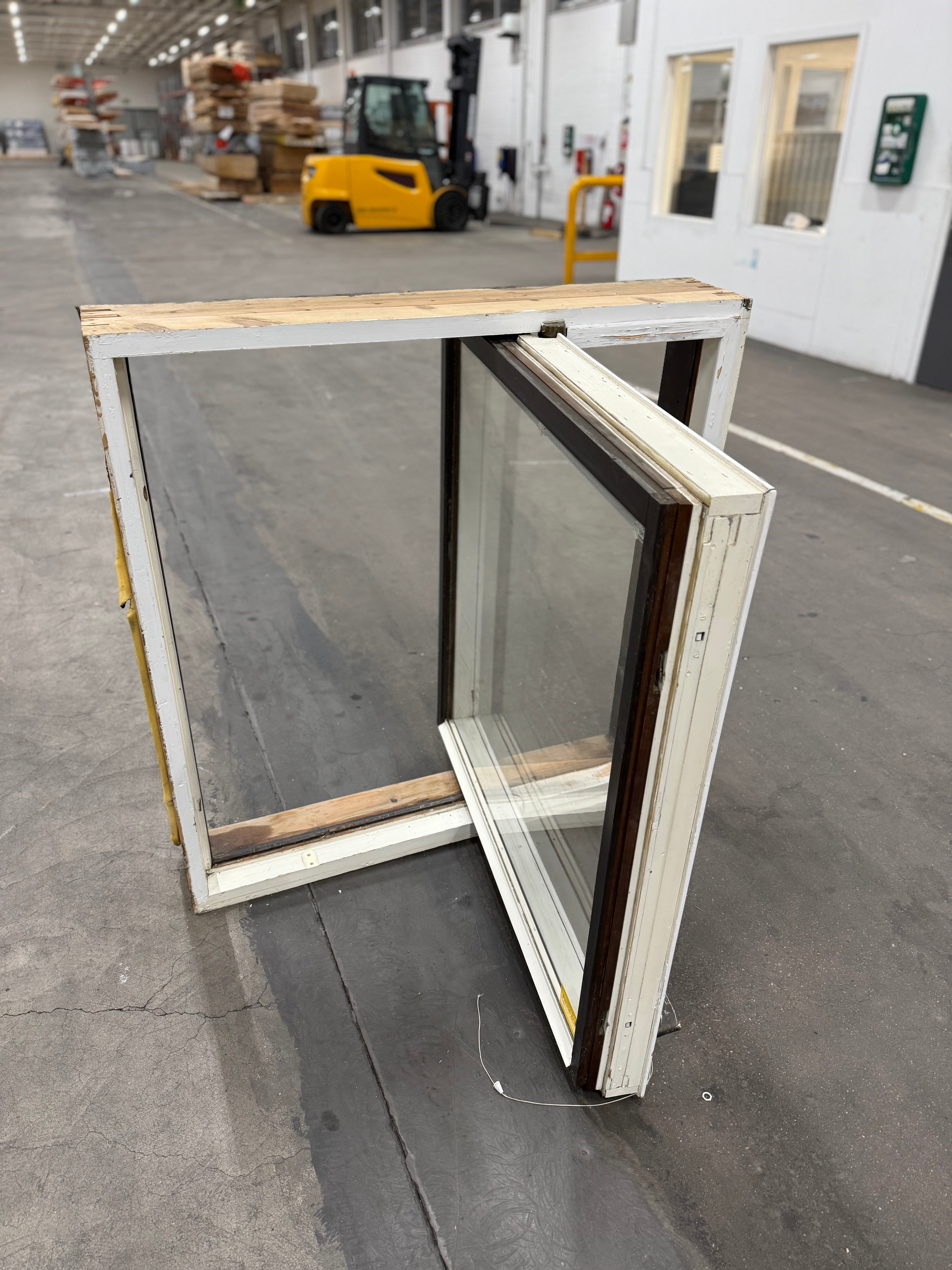 Fönster 1130x1172mm (Begagnat)