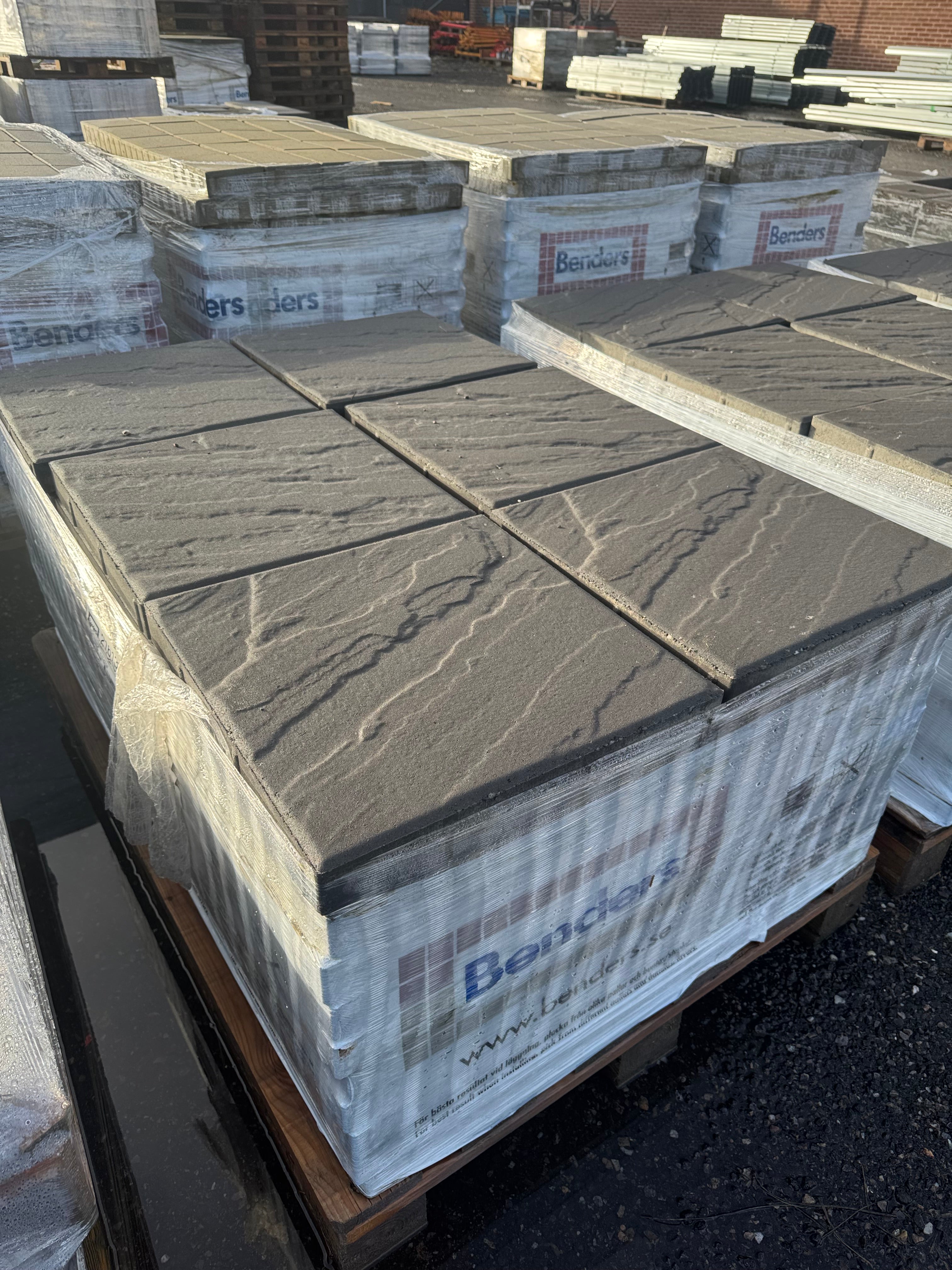 Marksten Cambridge 420x420x50 mm – Grafit 170 kr/kvm