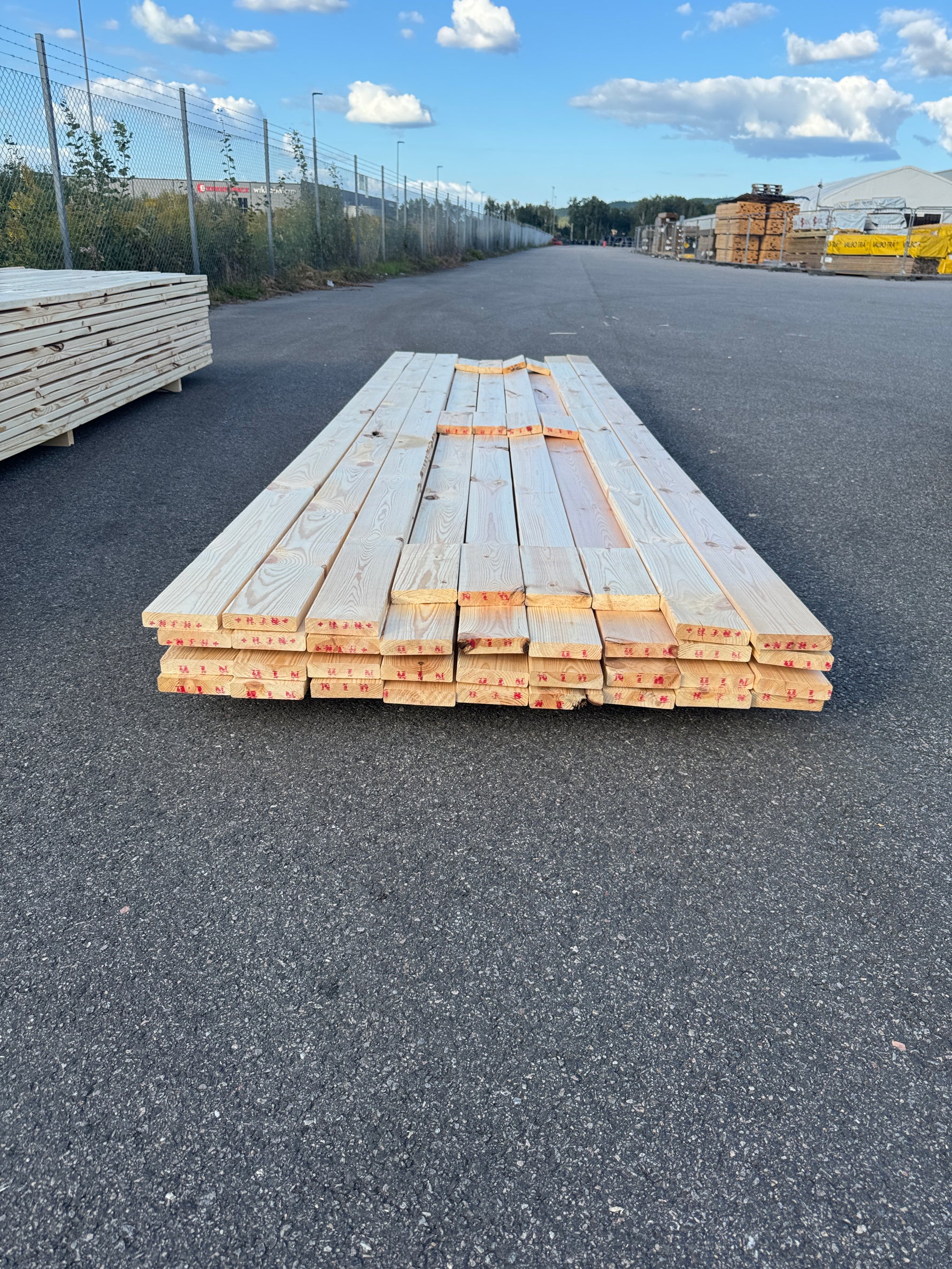 Paket Hyvlad 28x120 – 32st – 3.90 m – ANDRASORTERING