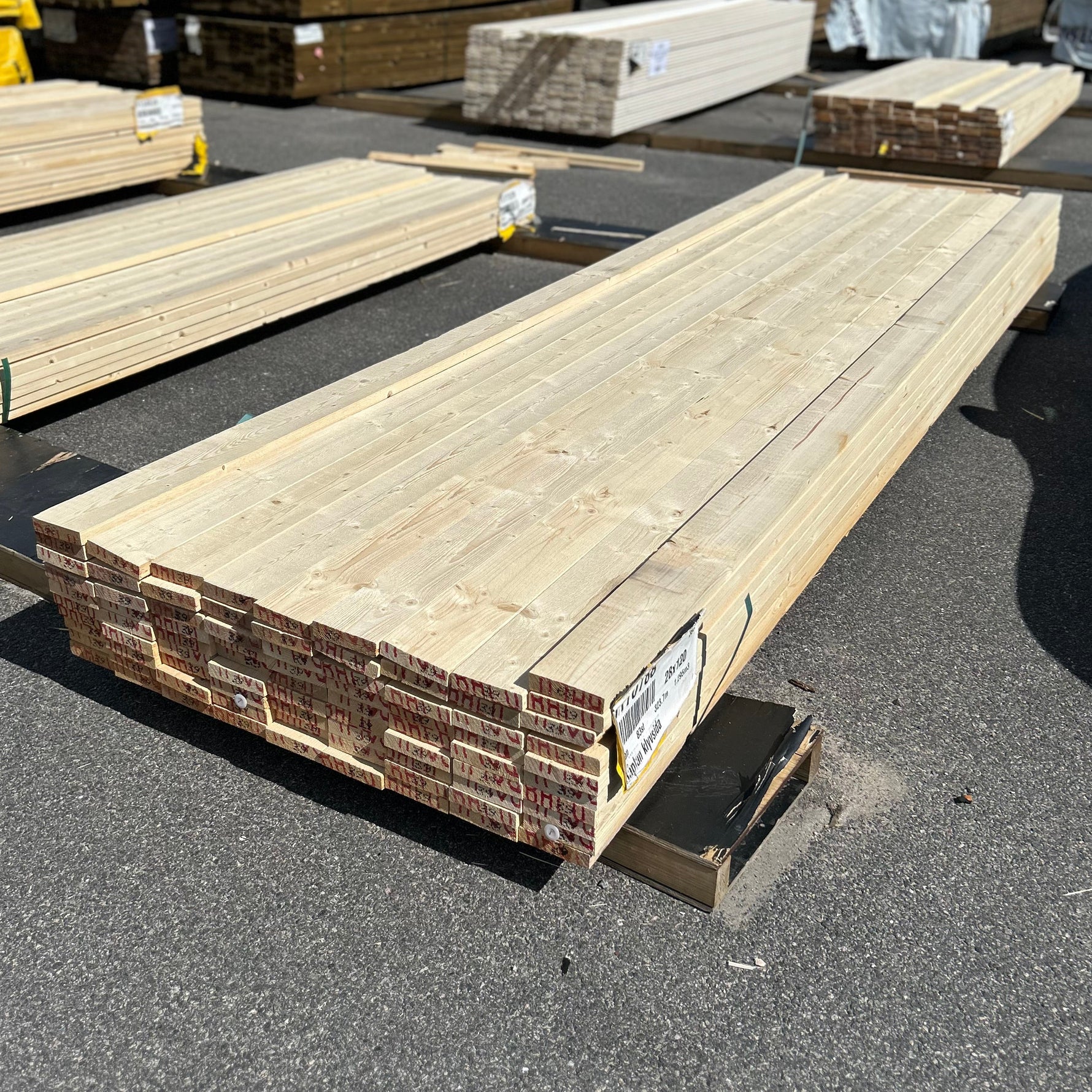 Paket Finsågade Brädor 28x120mm 3,90m 83st Obehandlade