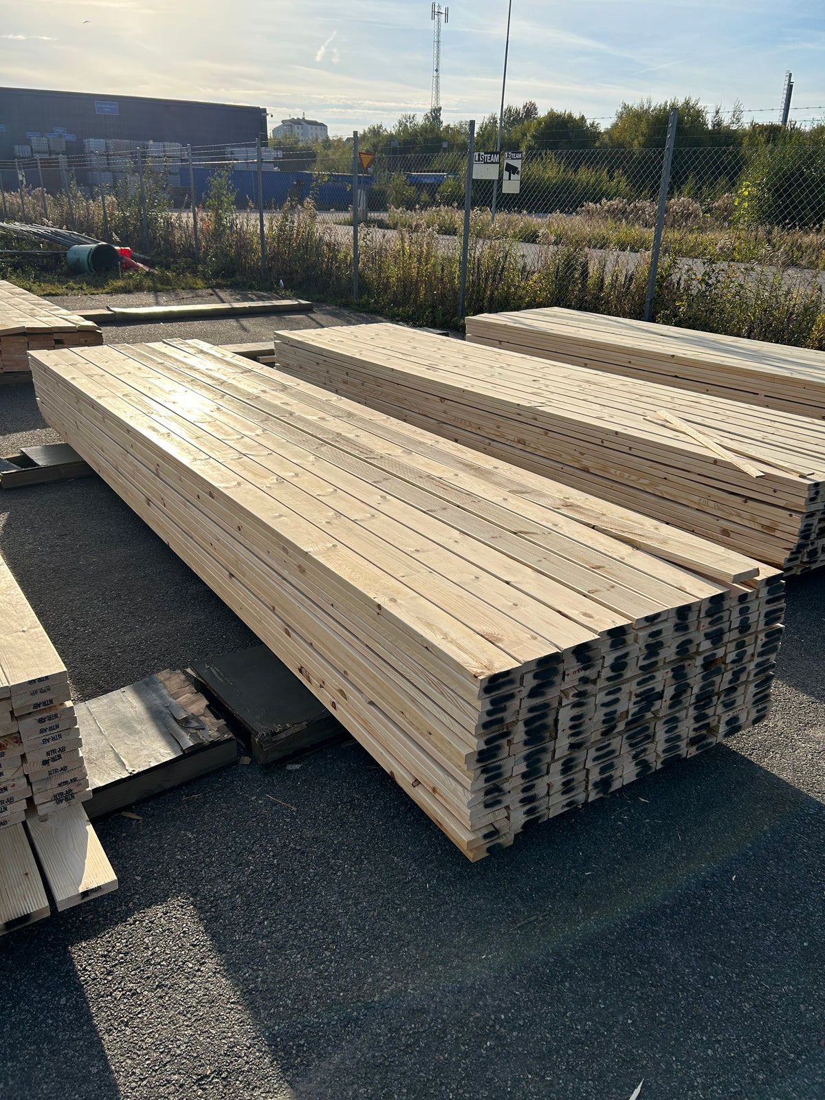 Paket Obehandlad Rillad Furu Trall 28×120 mm (4,50 m) 135 st