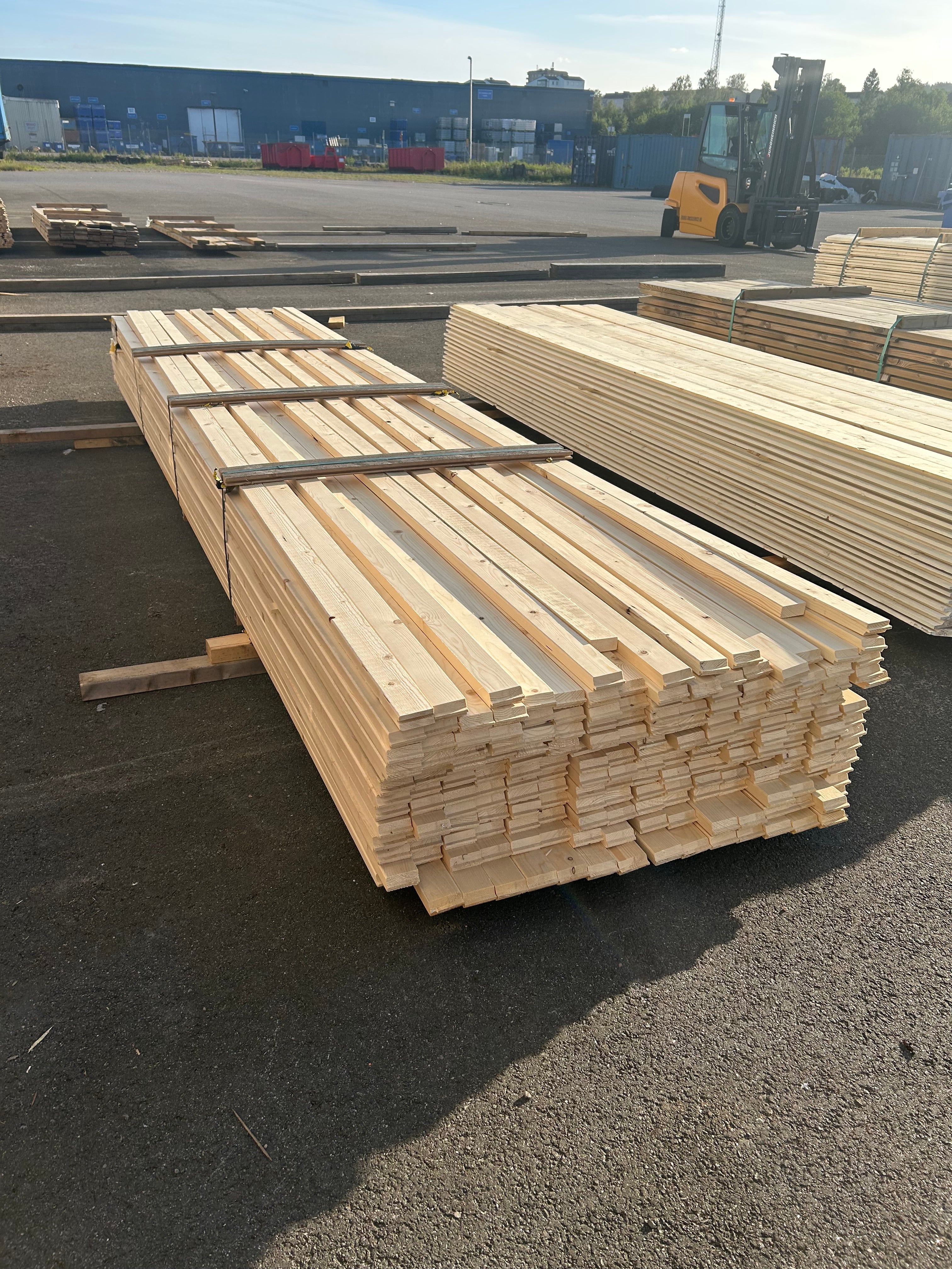 Paket Glespanel 28x60 – 200st (4.50 m) – Ändspontad – Obehandlad
