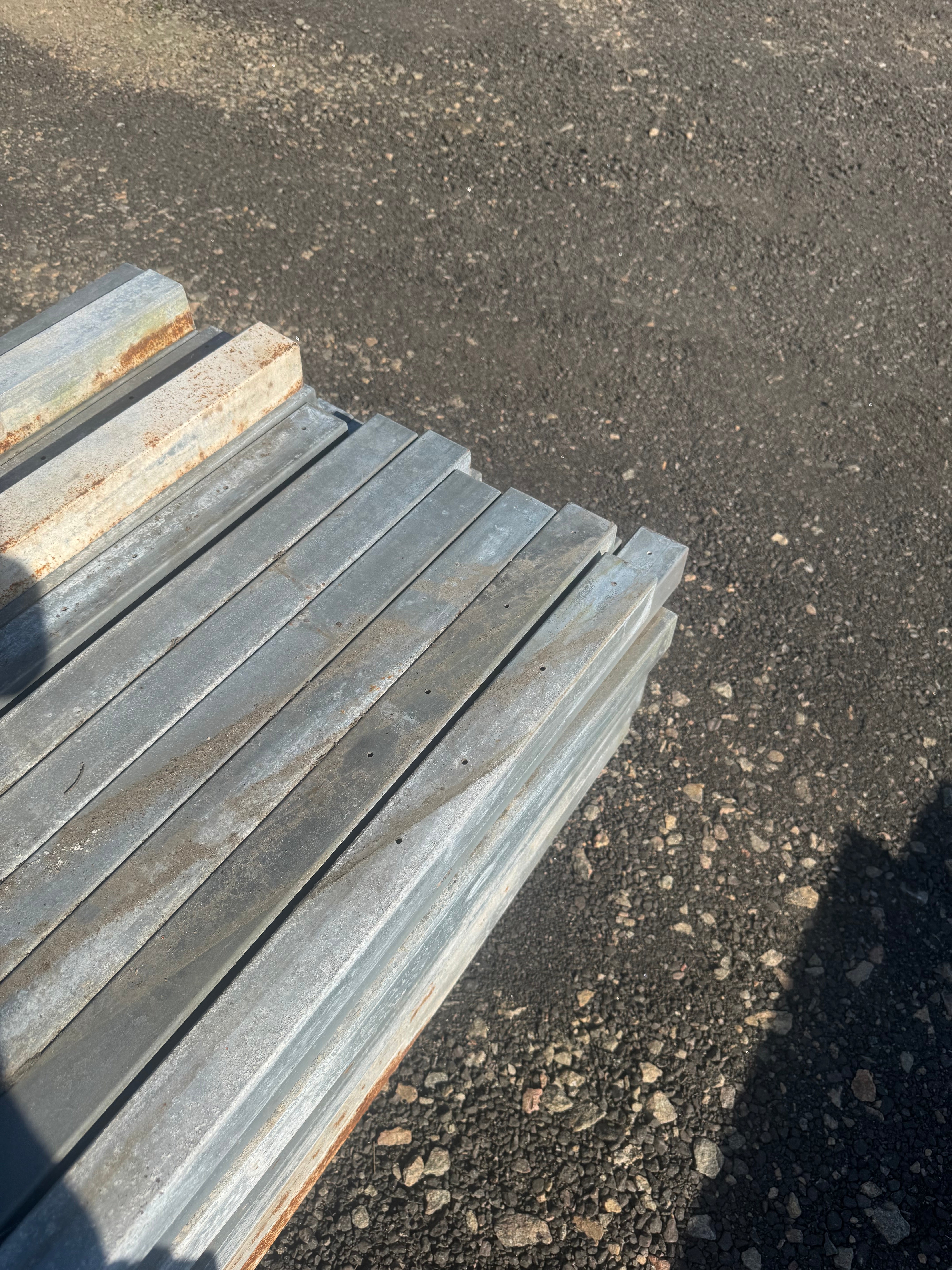 Staketstolpar 50x50mm rostiga 93st