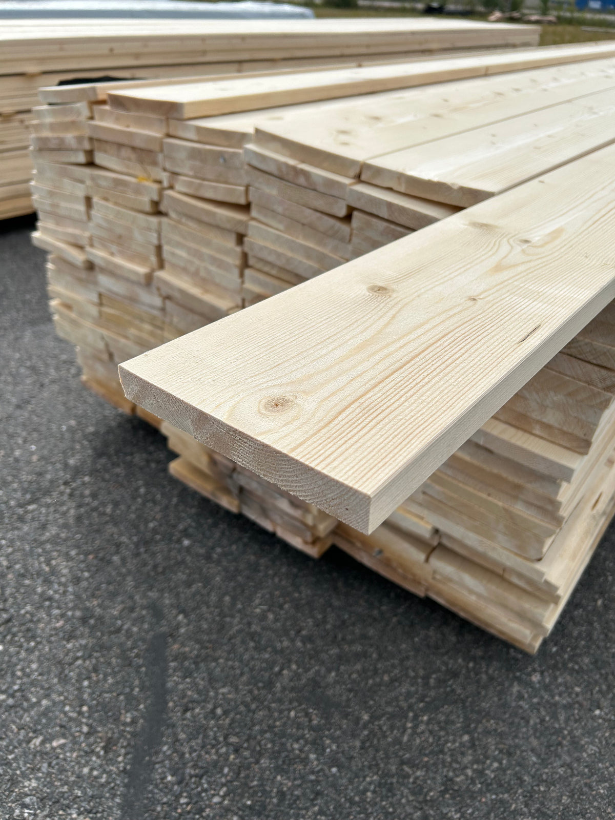 Paket Finsågade Brädor 22x170 mm – 4,20–5,40 m (Andra sortering)