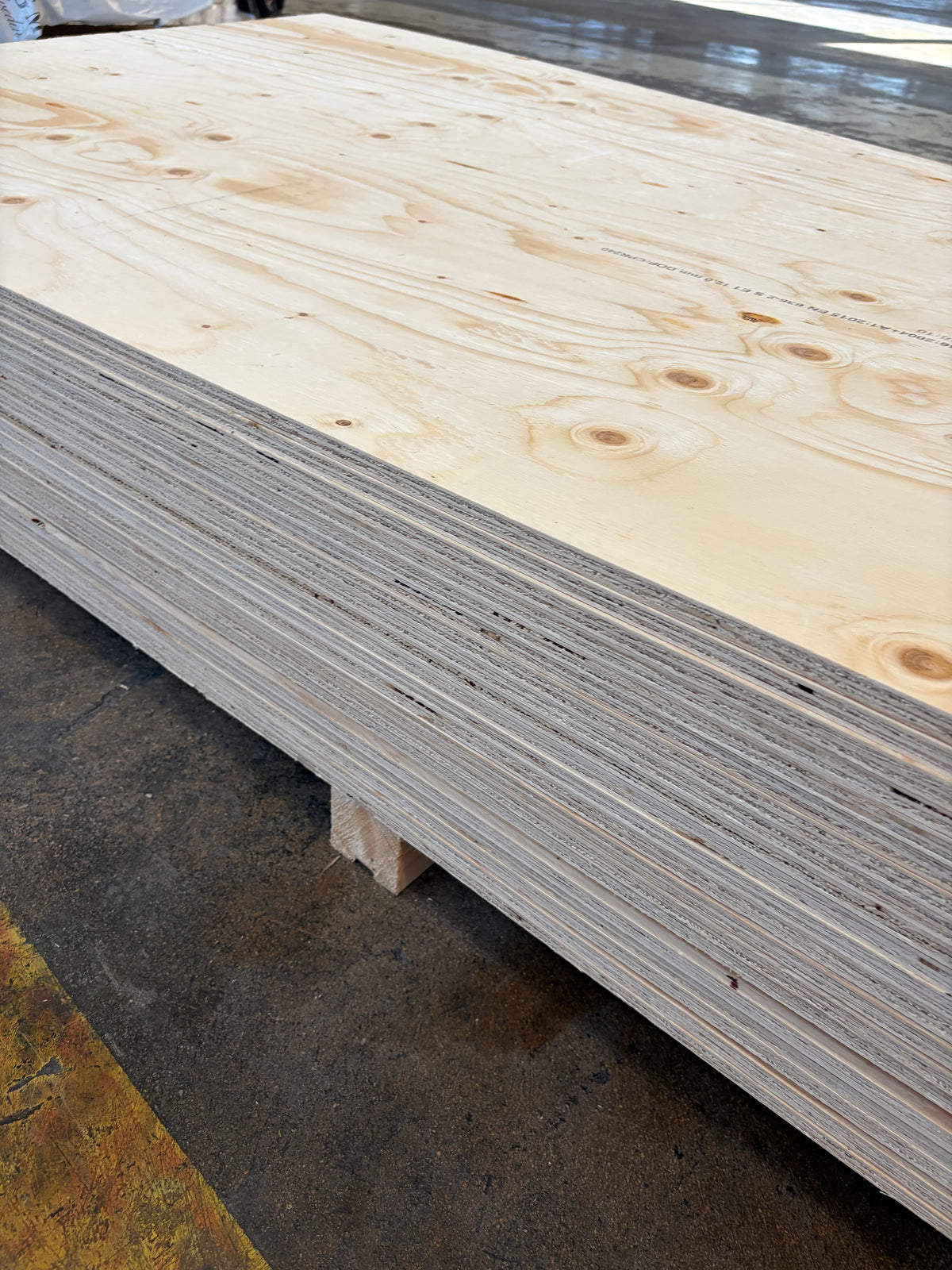 Paket Konstruktionsplywood 12×1200×2400 mm – 21 st