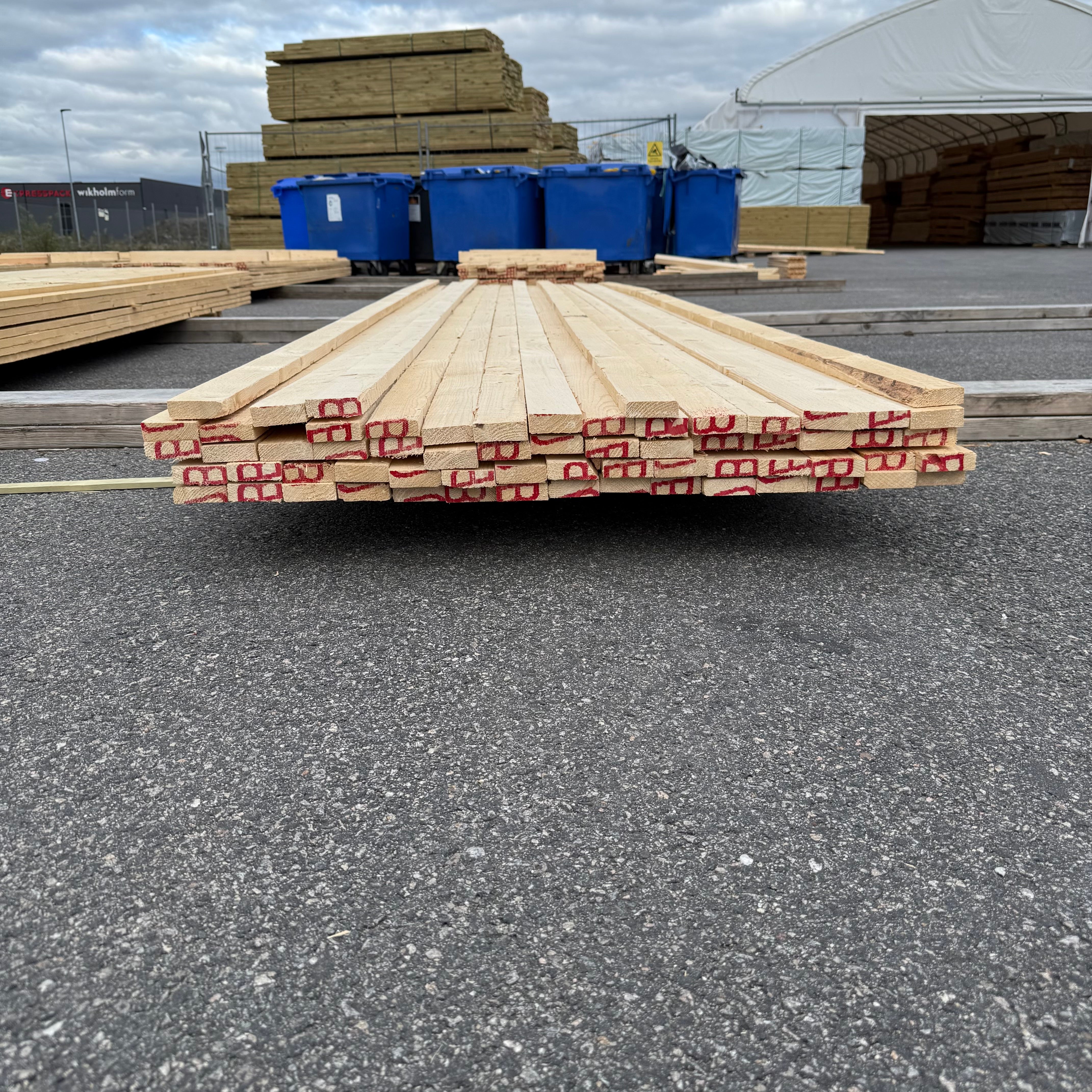 Paket Brädor 19x63mm – 64 st (4,50 m, gran, ohyvlad/råsågad)