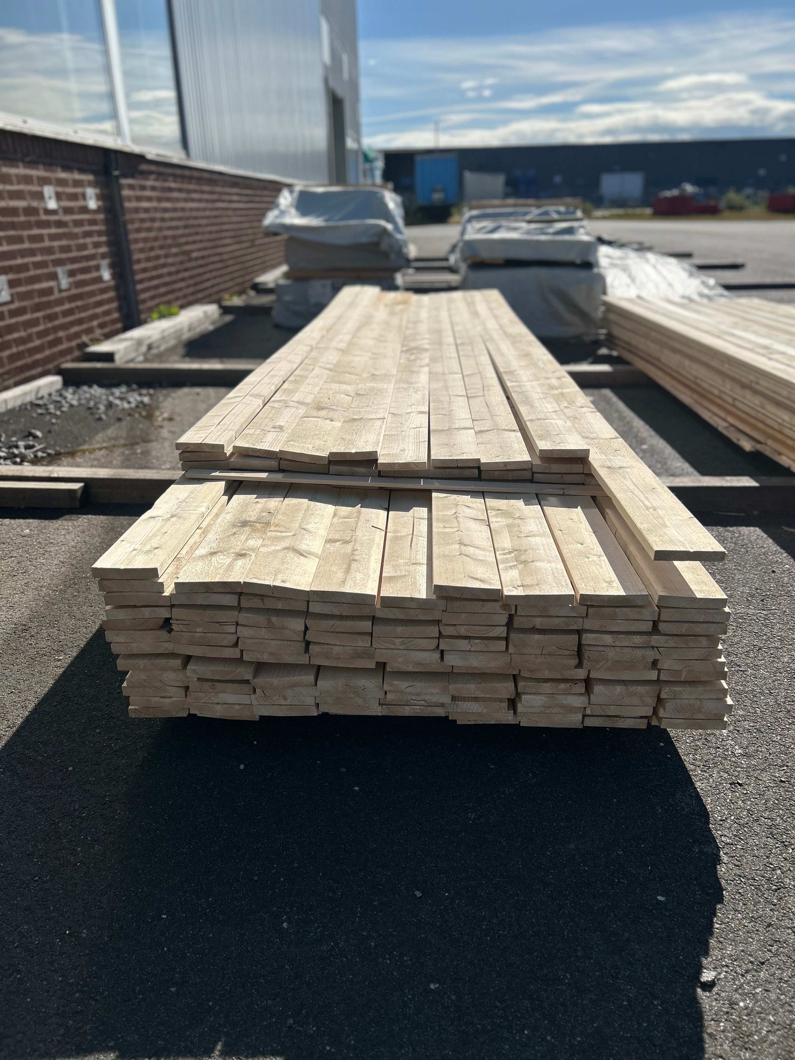 Paket Finsågad Panel 22x120mm 129st 4.20–4.80m – Andra sortering