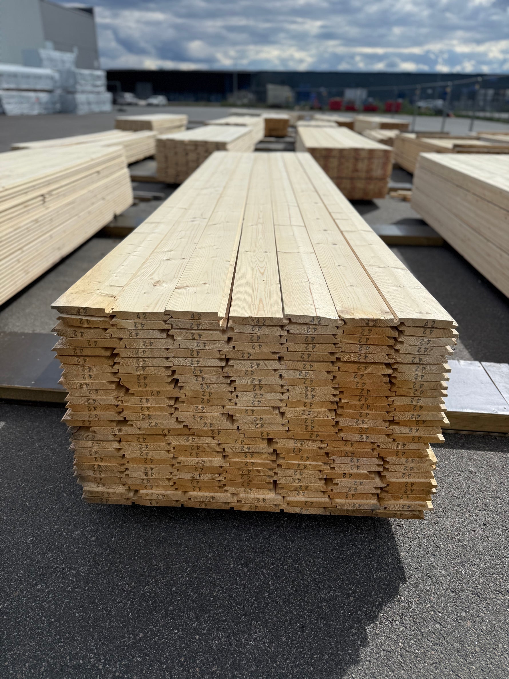 Paket Ytterpanel Dubbelfas Fals 22x145mm 4.20m – 175st (Obehandlad)