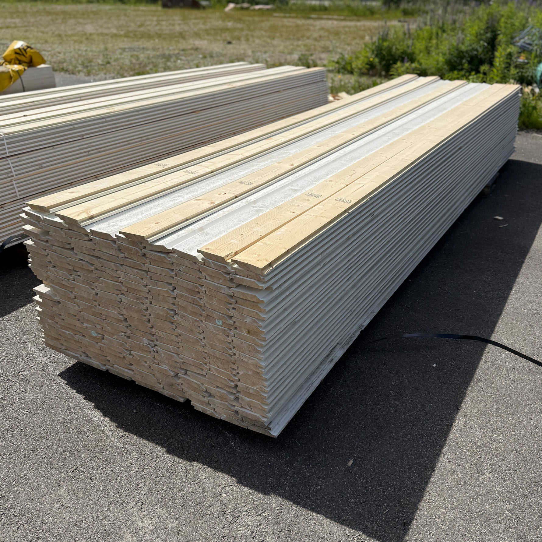 Paket Ytterpanel Enkelfas Halvspont 22x120mm, 221st 4.50m Grundmålad