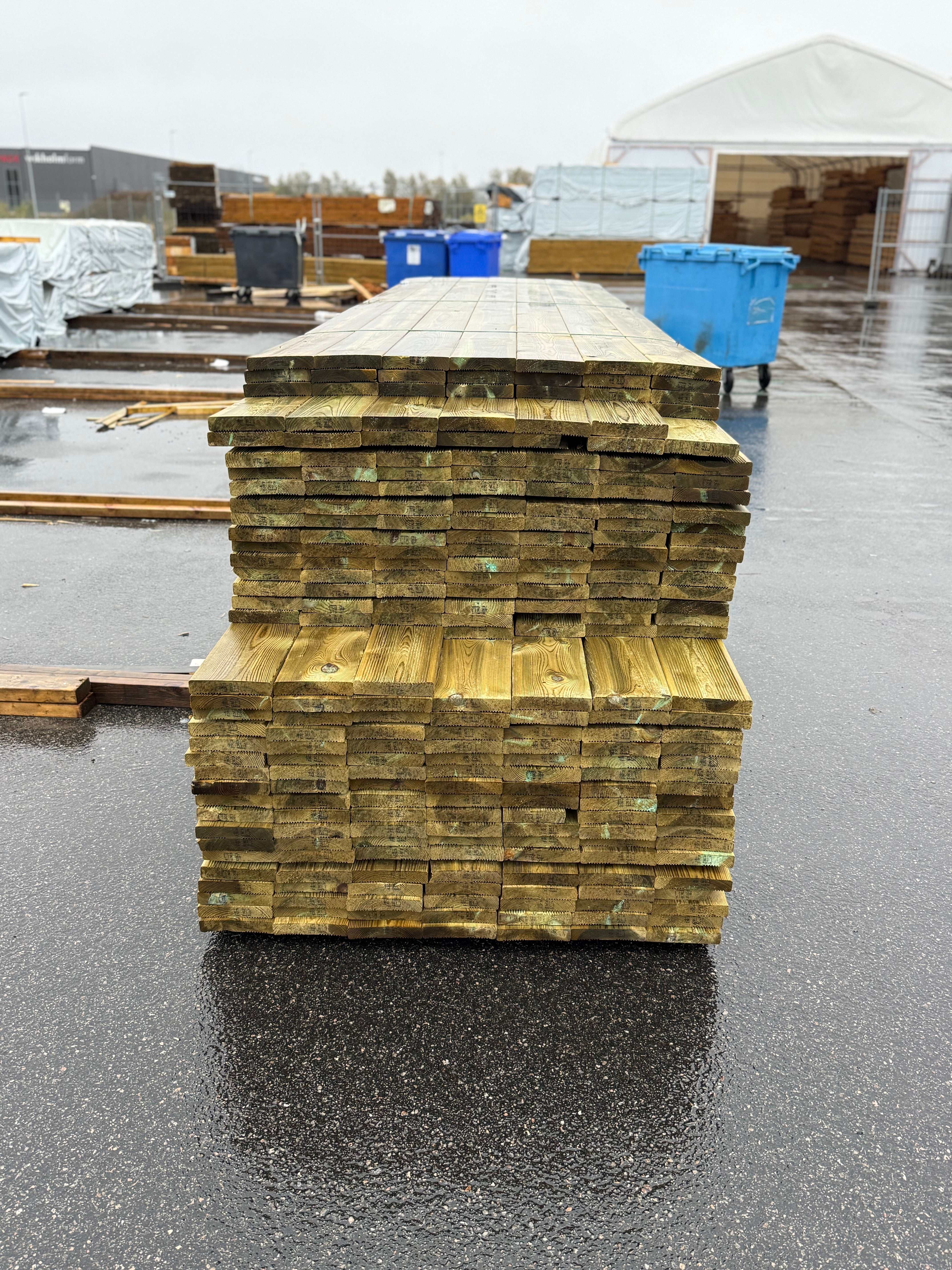Tryckimpregnerad Rillad Trall 27x145 – 245 st, 3,6-4,20m (B-sortering)