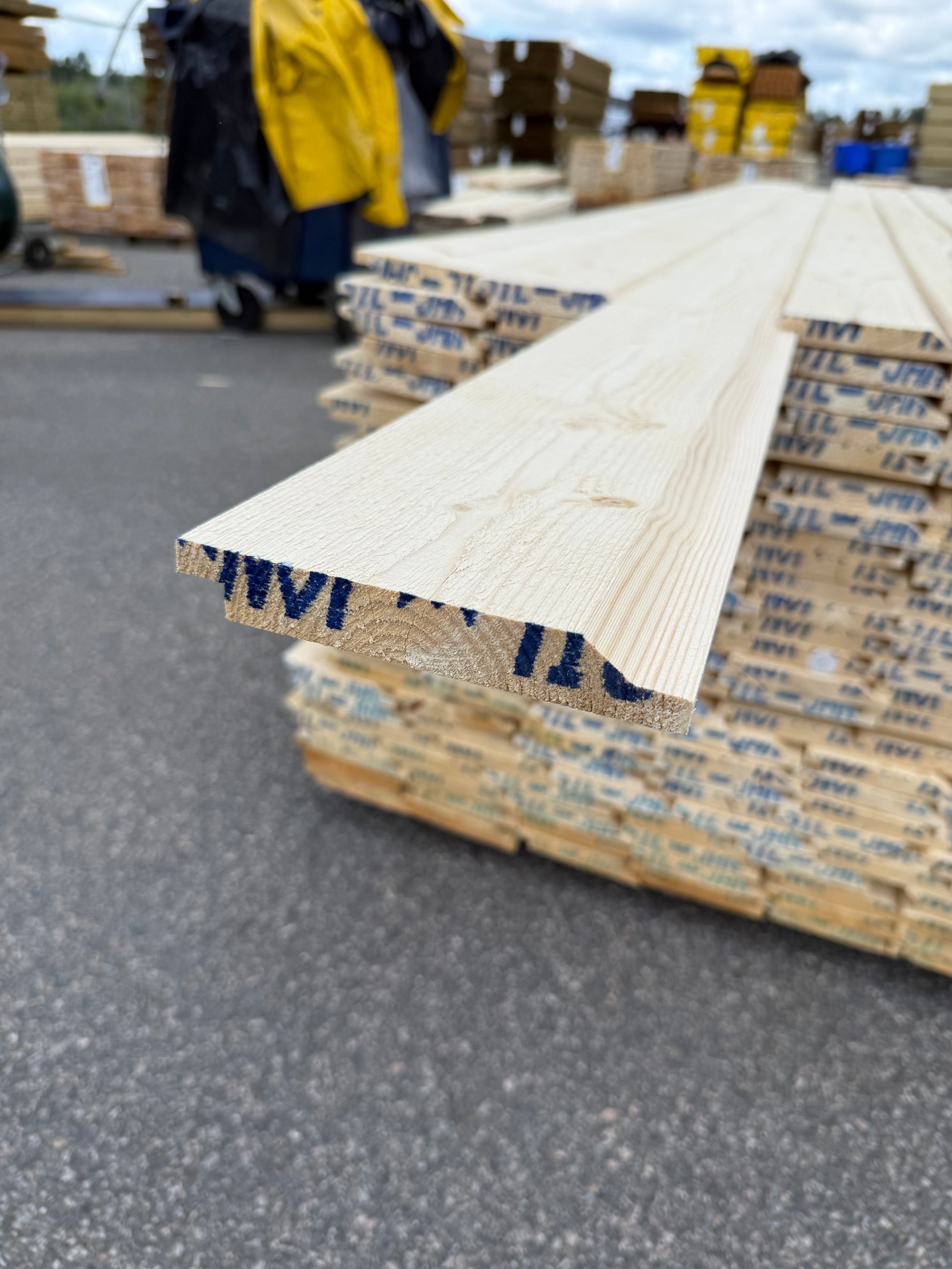 Paket Ytterpanel Enkelfas Halvspont 22x145mm 3.90m Gran 175st