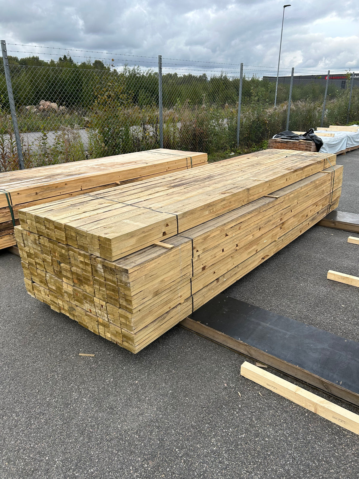 Paket Tryckimpregnerad Läkt 25x48mm 3,60m – (Säljs buntvis om 10st)