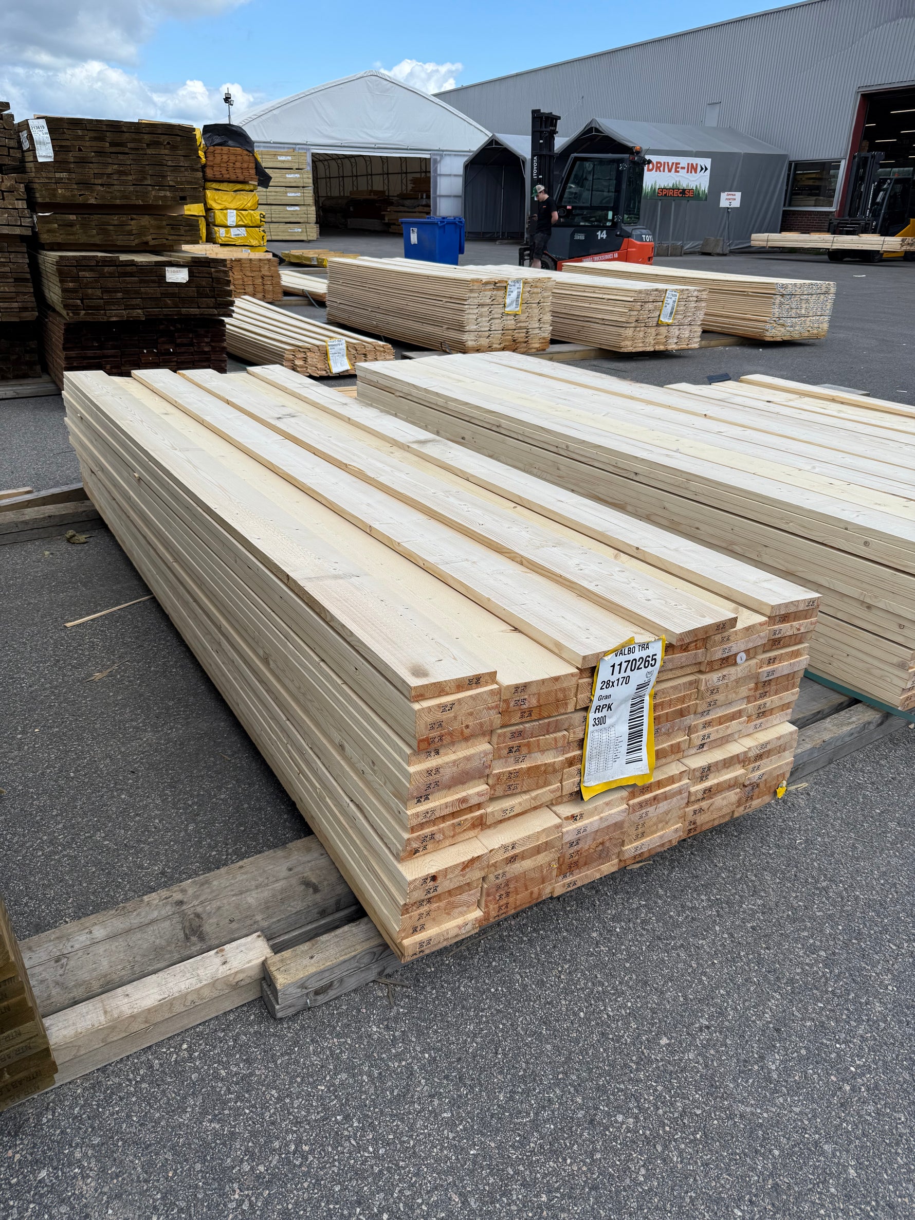 Paket Finsågade Brädor 28x170mm, 107st 3,30m