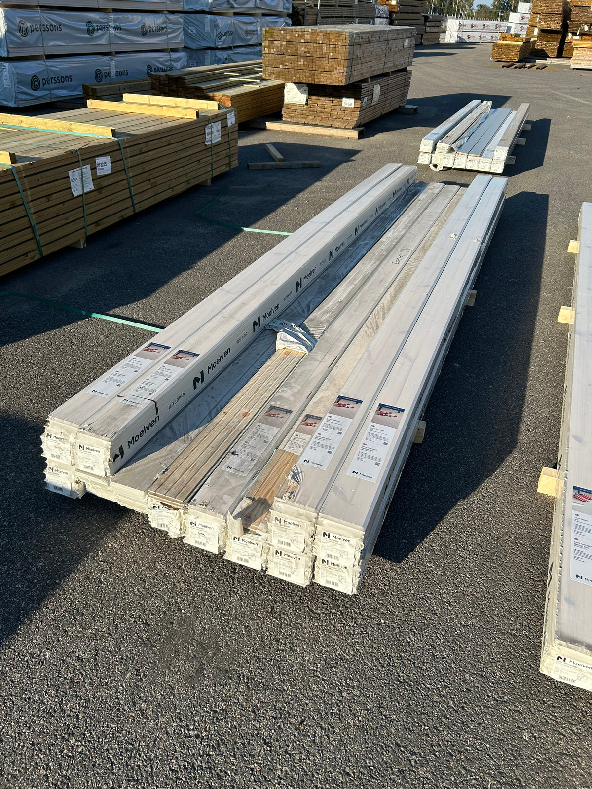 Parti Helträgolv Moelven 14×117×4200 mm – Borstad Grå, 44,4 m²