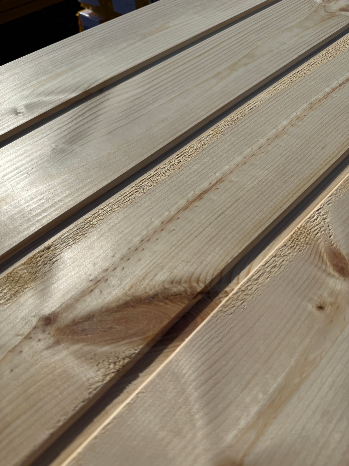 Parti Spårpanel 13x120mm 3,58m Furu – 141,7 kvm