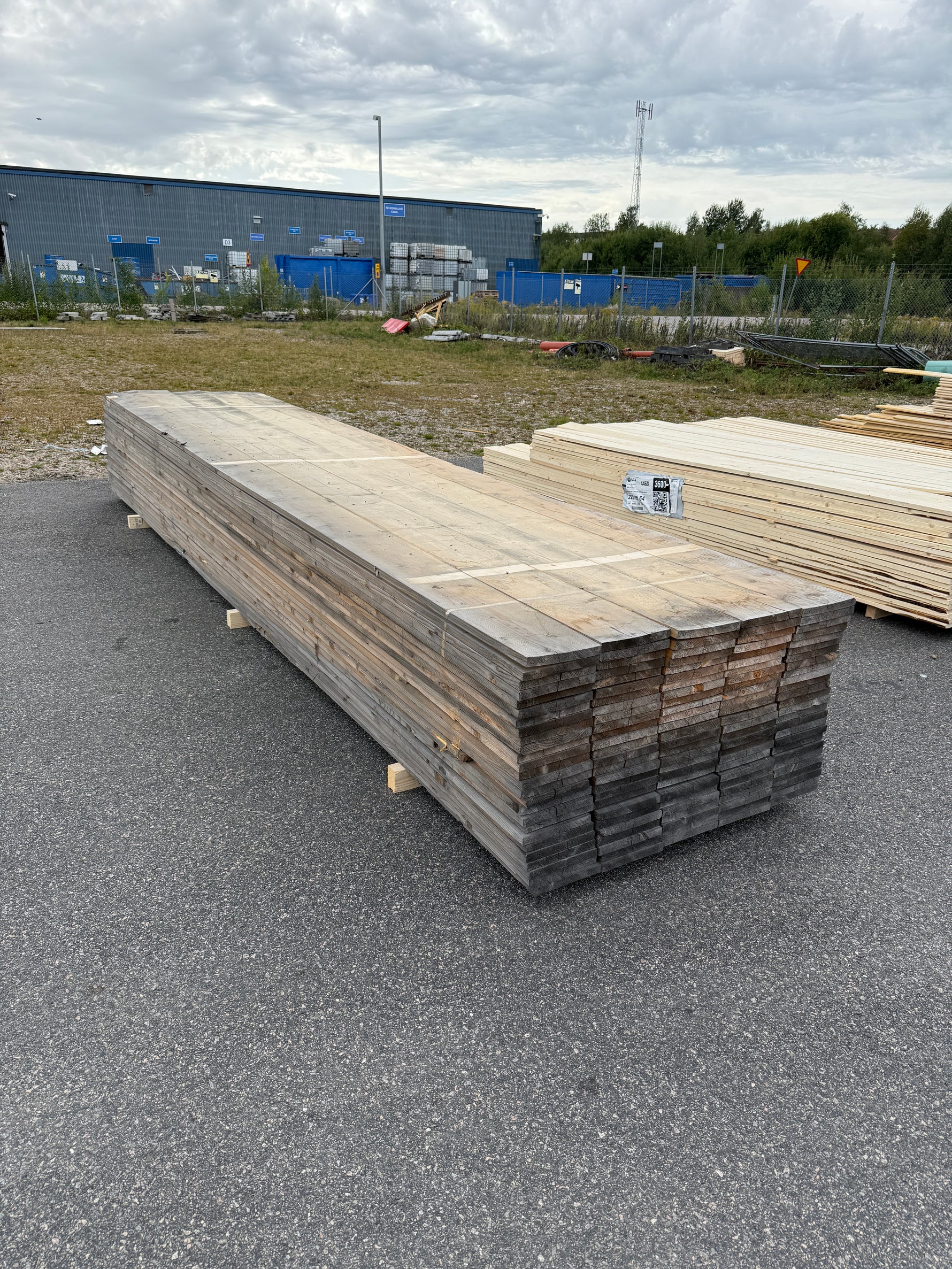 Paket Finsågade Brädor 22x195 mm – 4,80 m 130st (Fuktskadat)