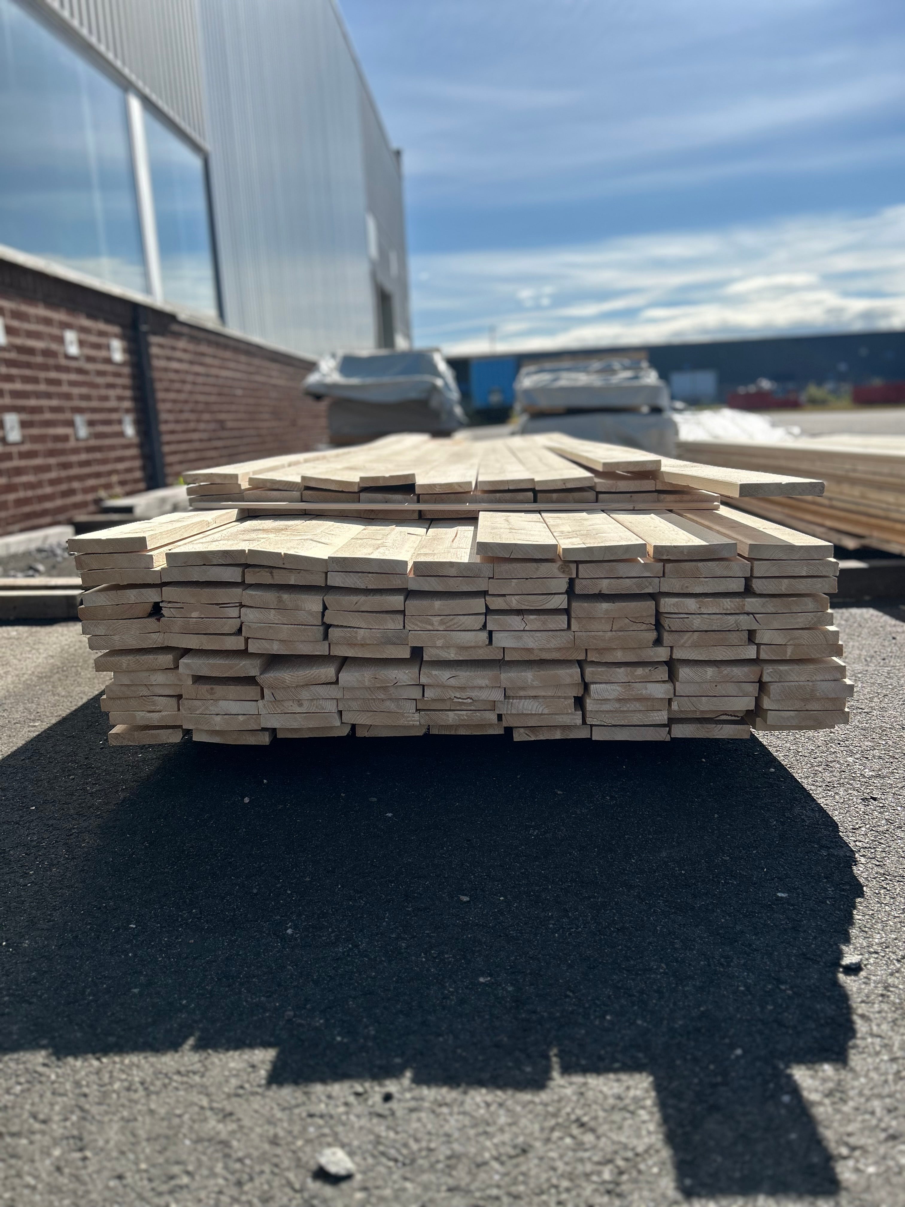Paket Finsågad Panel 22x120mm 129st 4.20–4.80m – Andra sortering