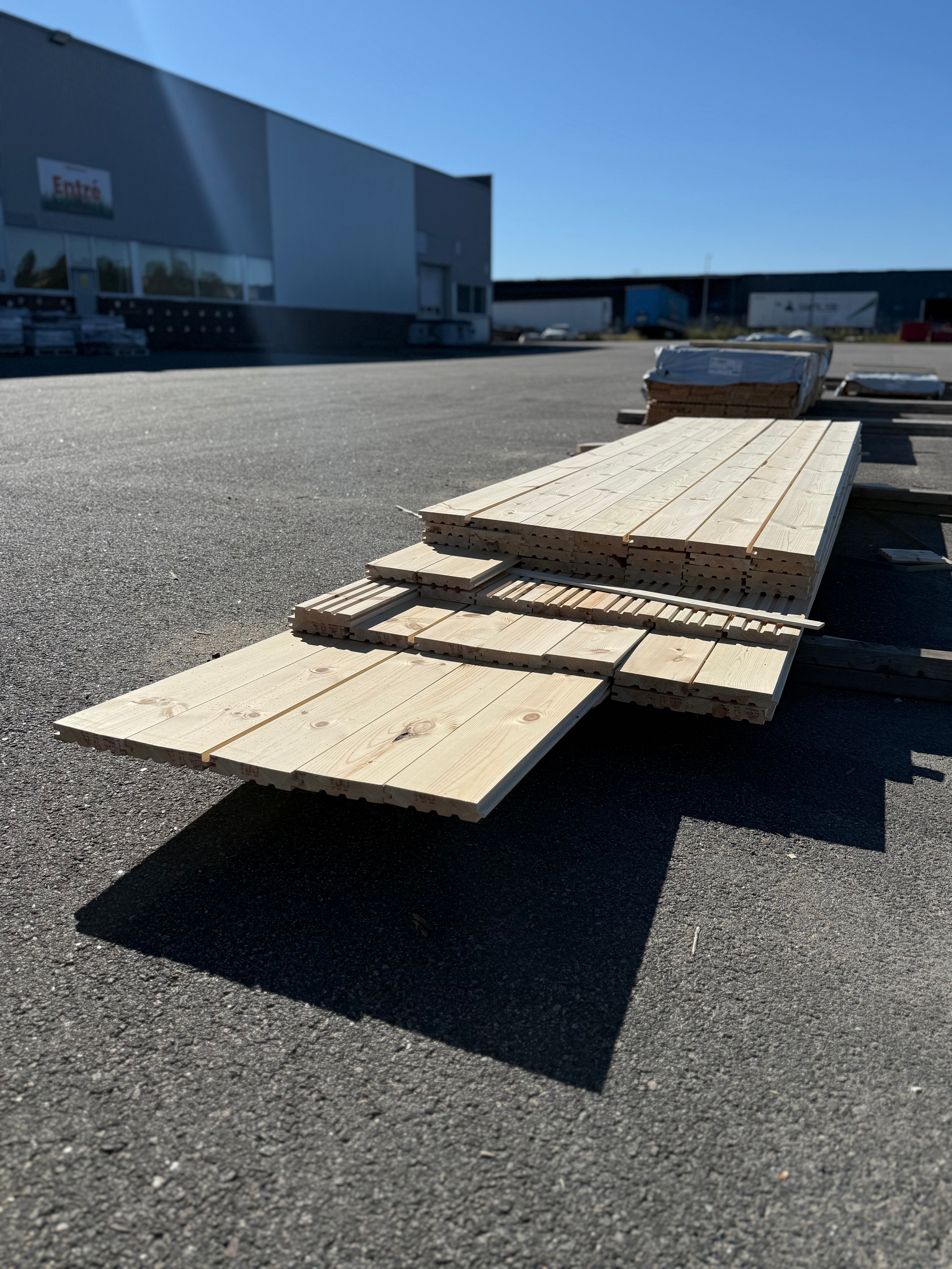 Paket Golv 26,5x142mm – 49 st (3,30–4,50 m, furu, obehandlad)