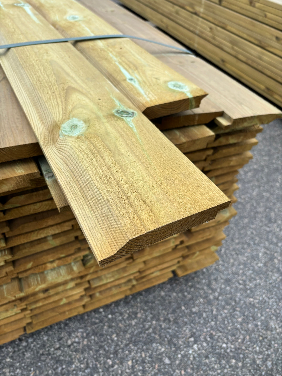 Paket Tryckimpregnerad Ytterpanel Enkelfas Halvspont 22x145mm – 118st